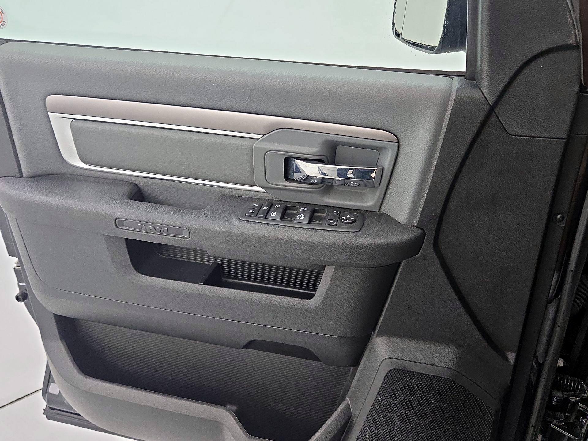Thumbnail: 2023 RAM 1500 Classic - 12