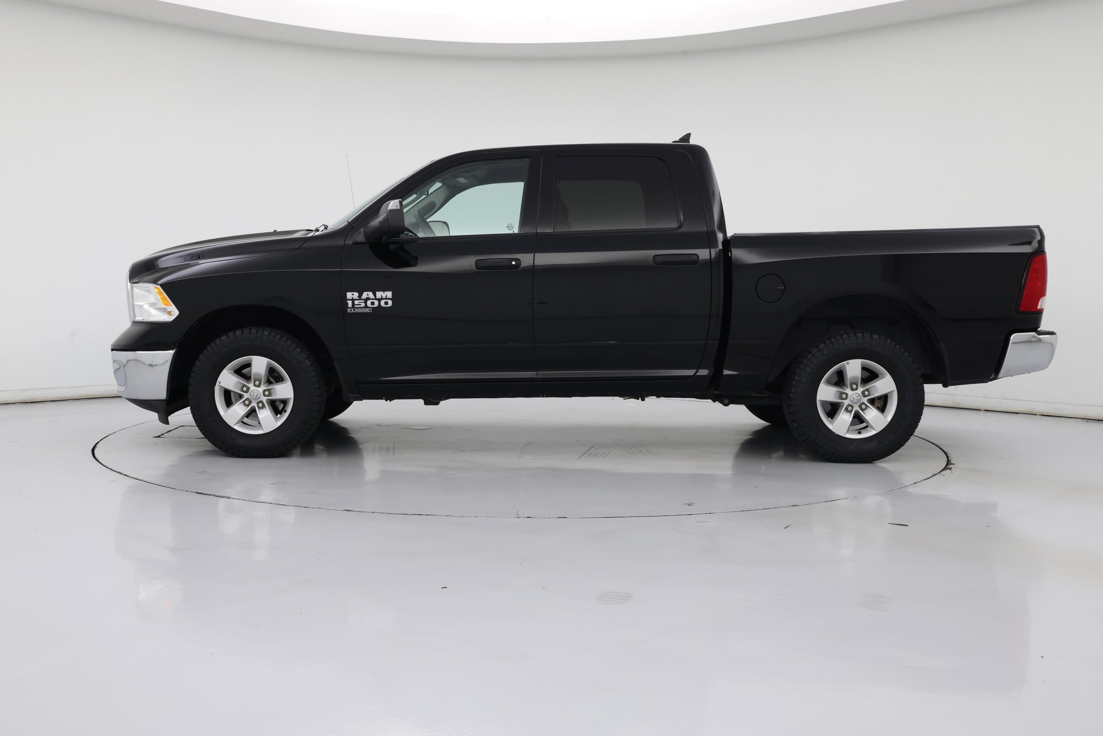 Thumbnail: 2023 RAM 1500 Classic - 3
