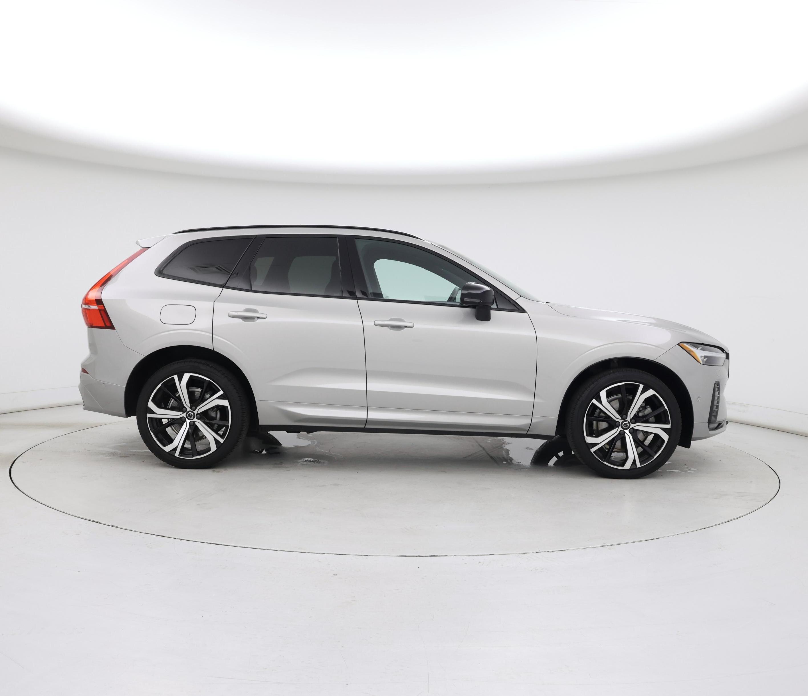 Thumbnail: 2022 Volvo XC60 - 7