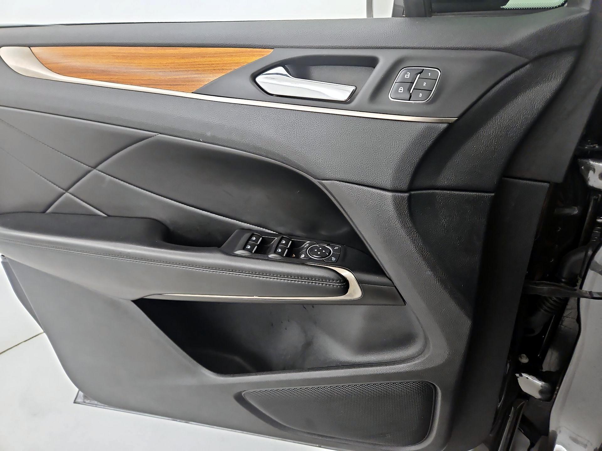Thumbnail: 2018 Lincoln MKC - 12