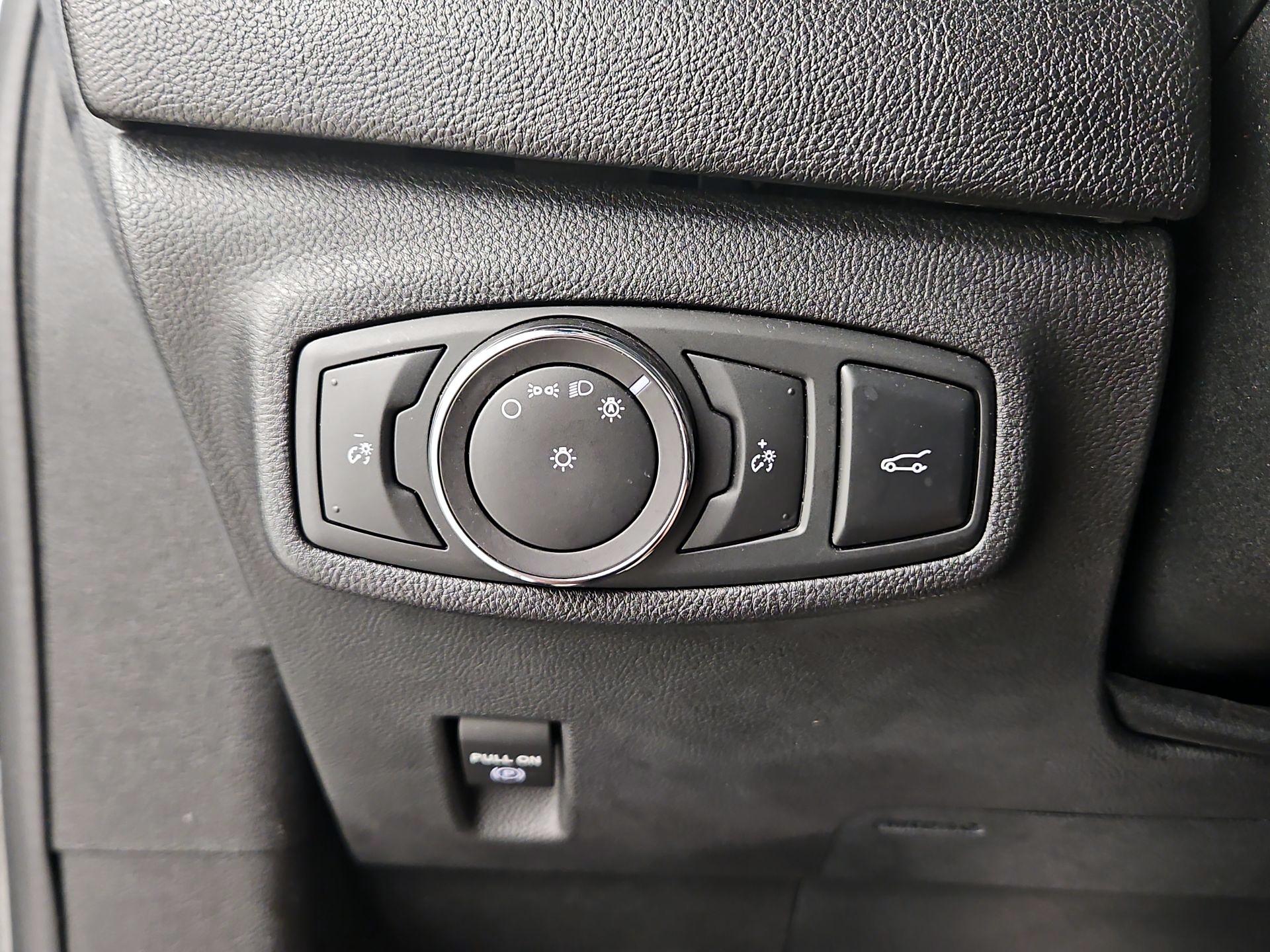 Thumbnail: 2018 Lincoln MKC - 13