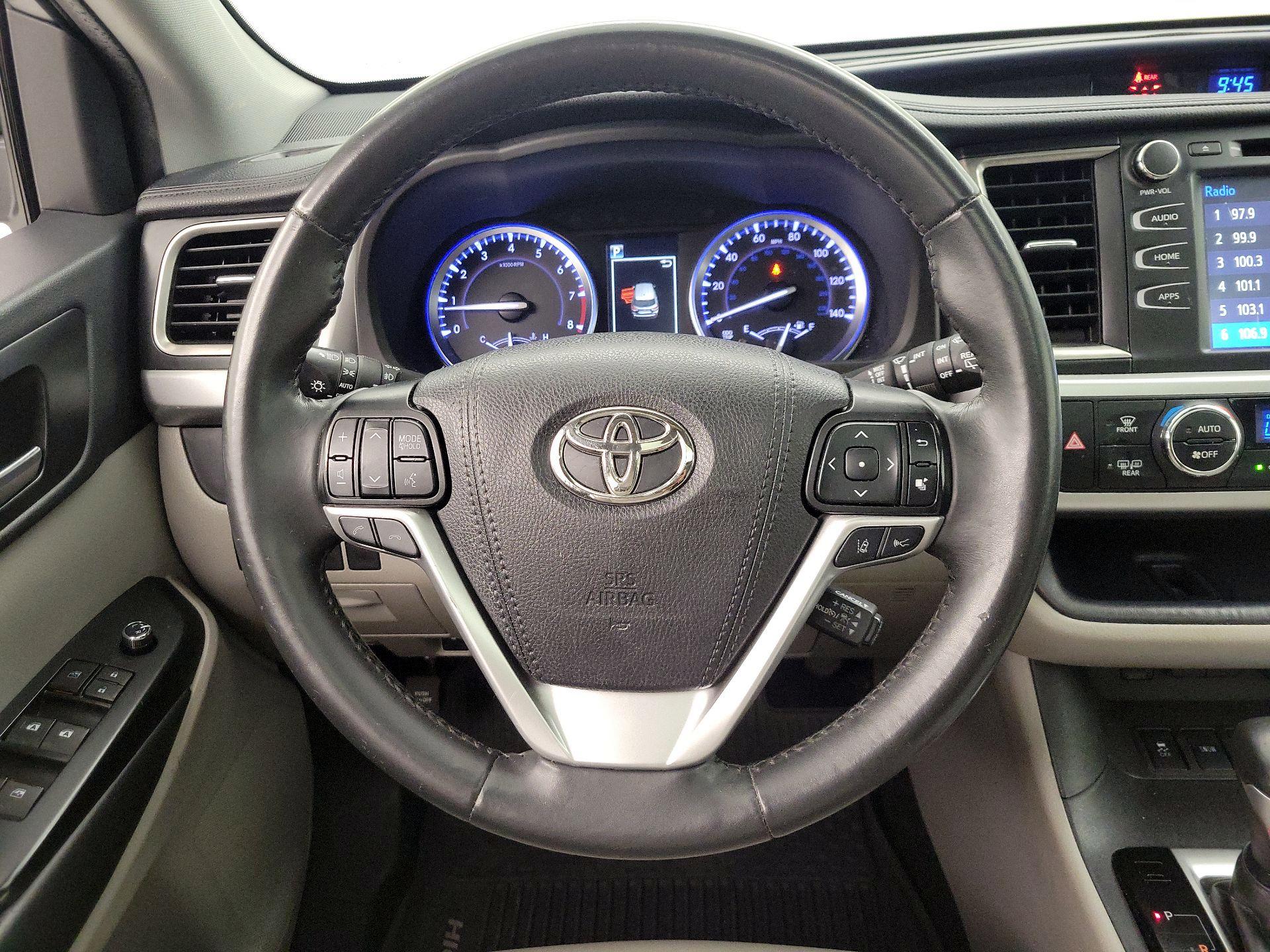 Thumbnail: 2019 Toyota Highlander - 10
