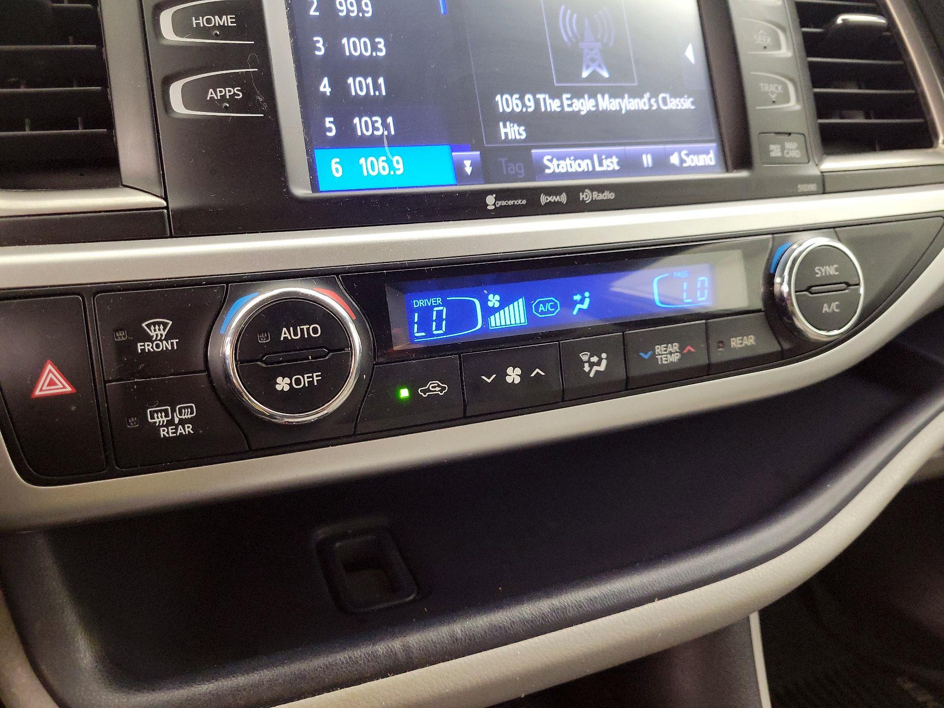 Thumbnail: 2019 Toyota Highlander - 16