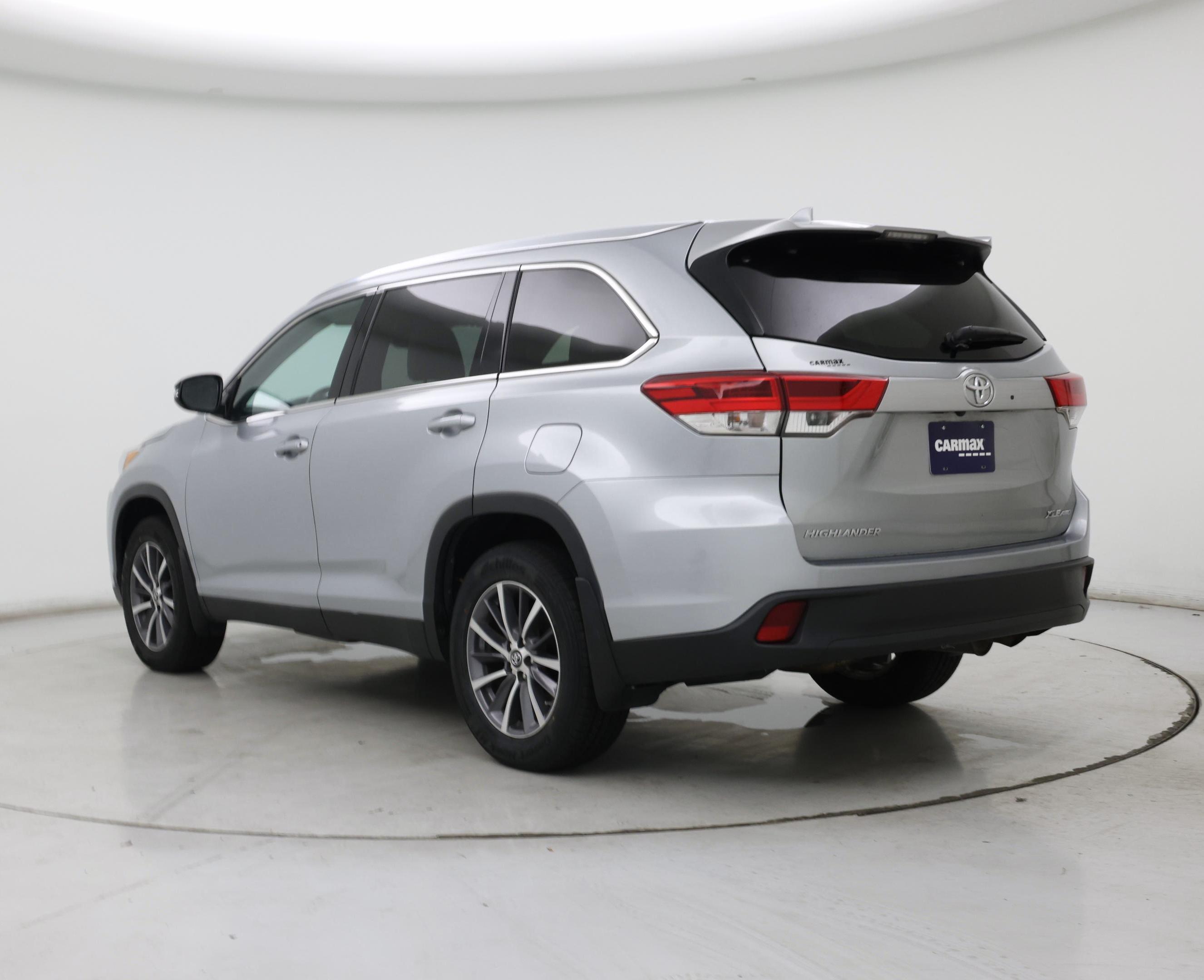 Thumbnail: 2019 Toyota Highlander - 2