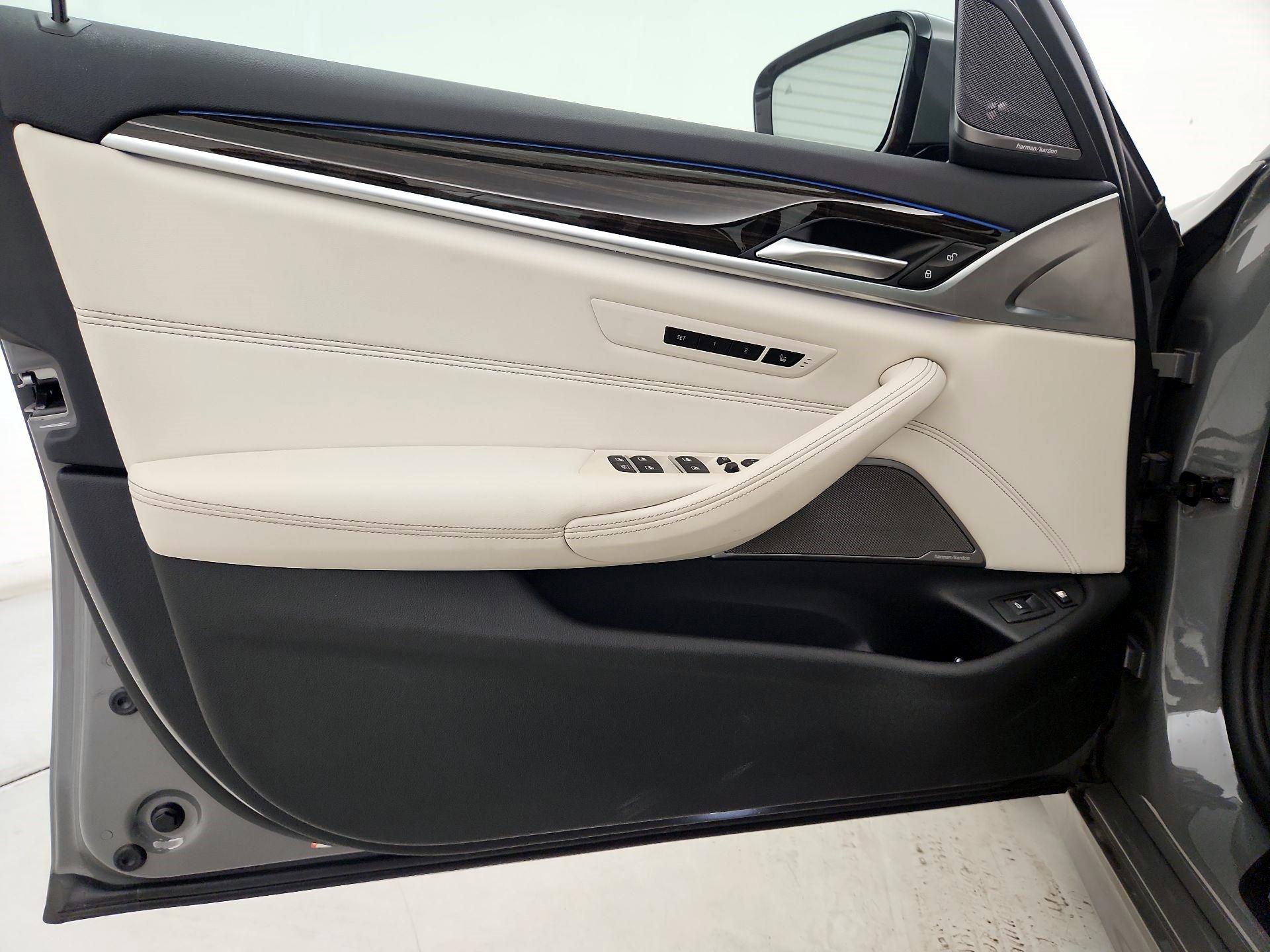 Thumbnail: 2021 BMW 5 Series - 12