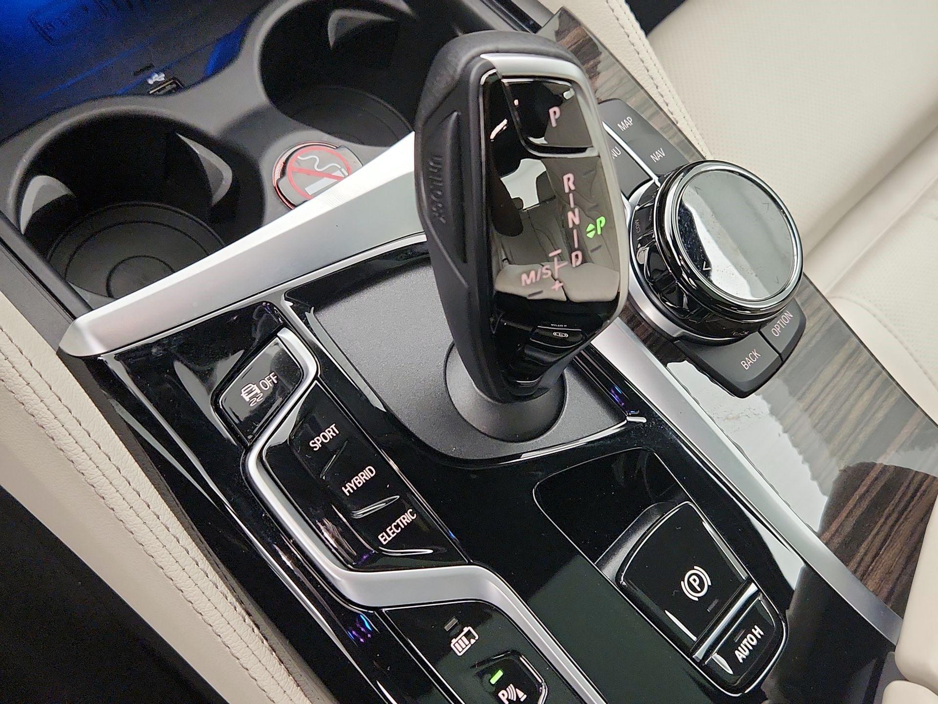 Thumbnail: 2021 BMW 5 Series - 18