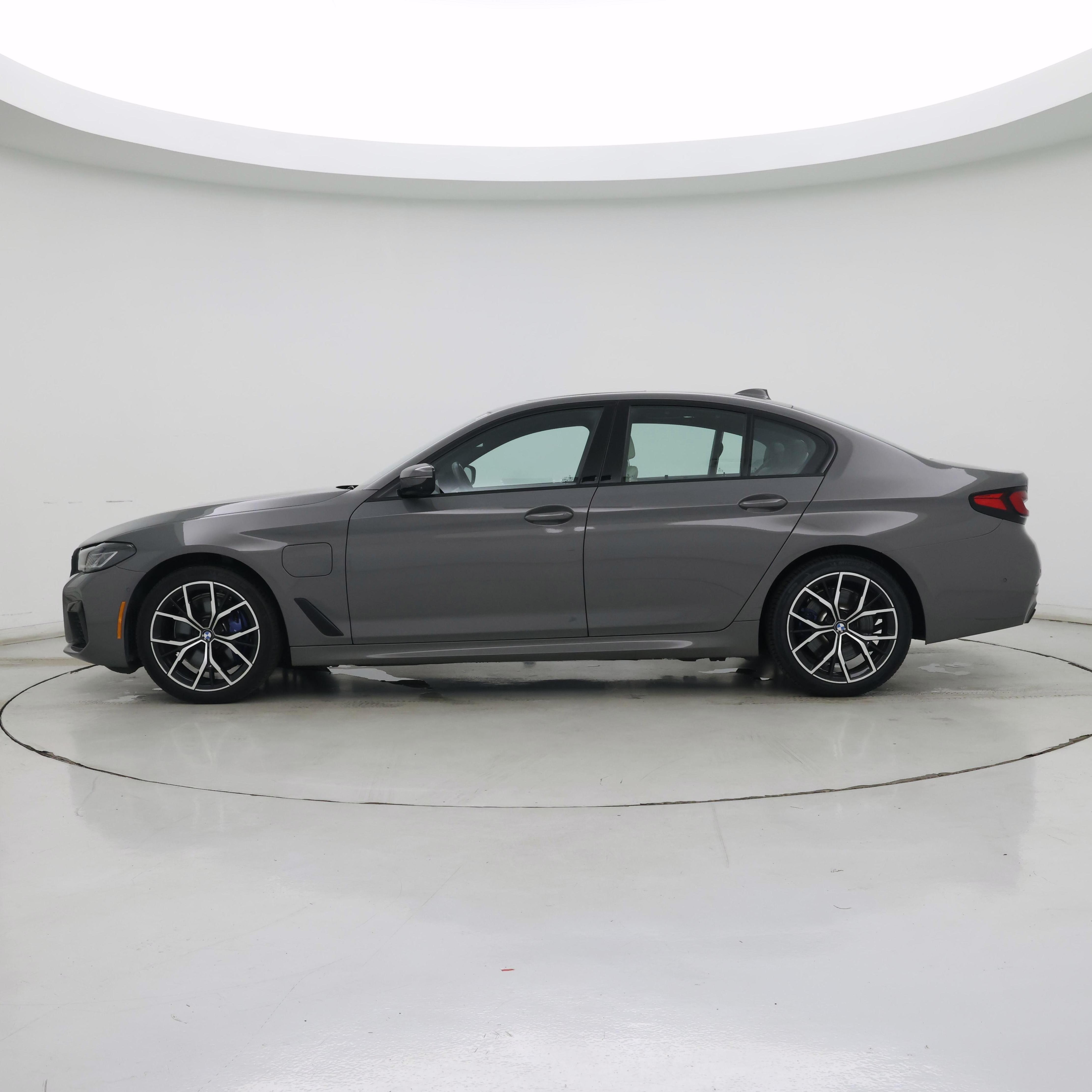 Thumbnail: 2021 BMW 5 Series - 3