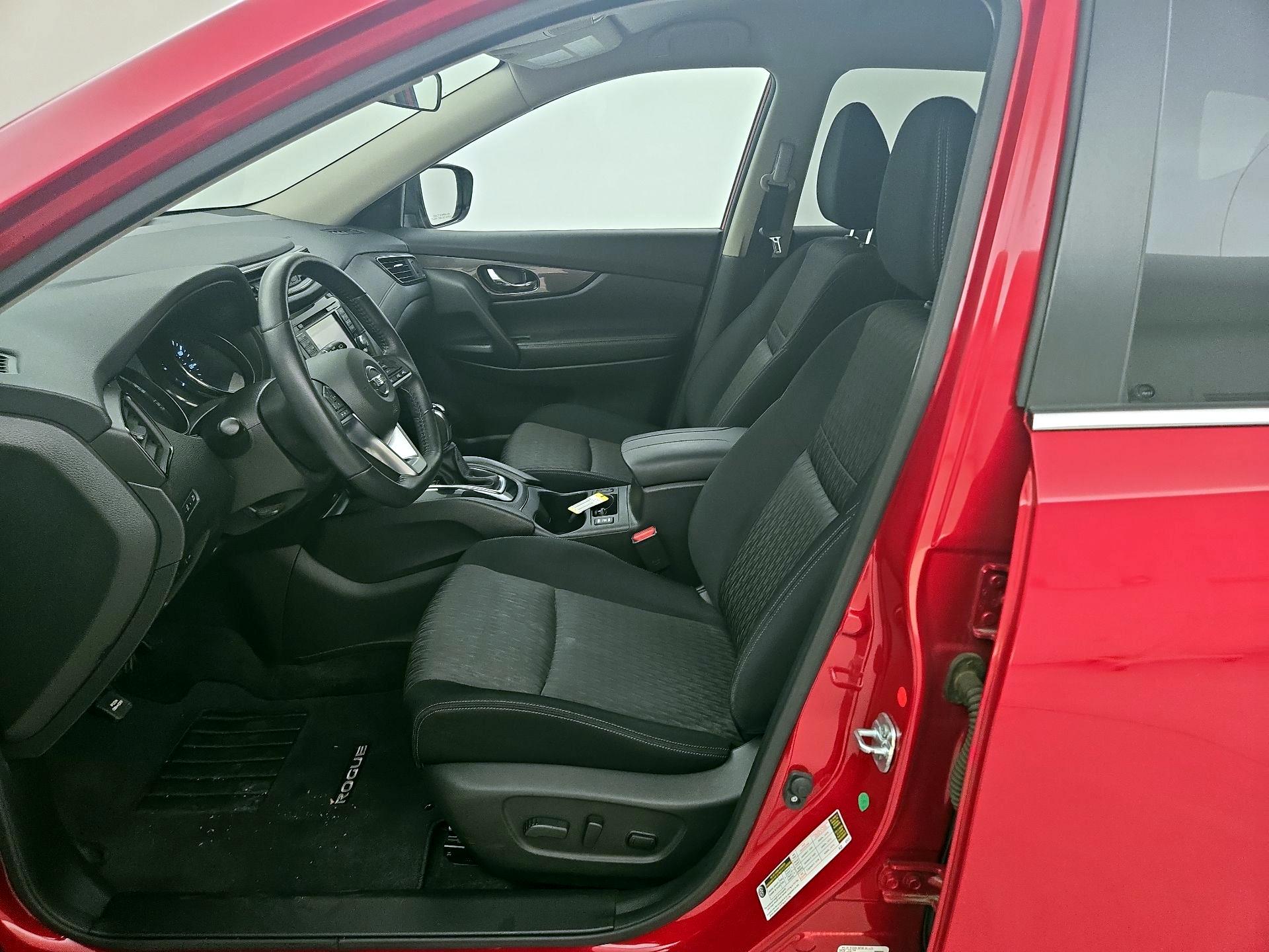Thumbnail: 2017 Nissan Rogue - 11