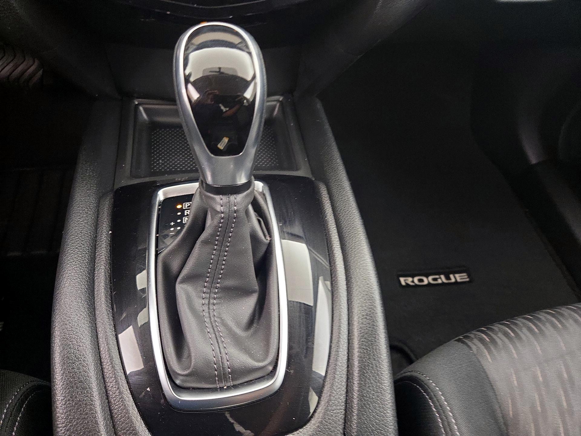 Thumbnail: 2017 Nissan Rogue - 18