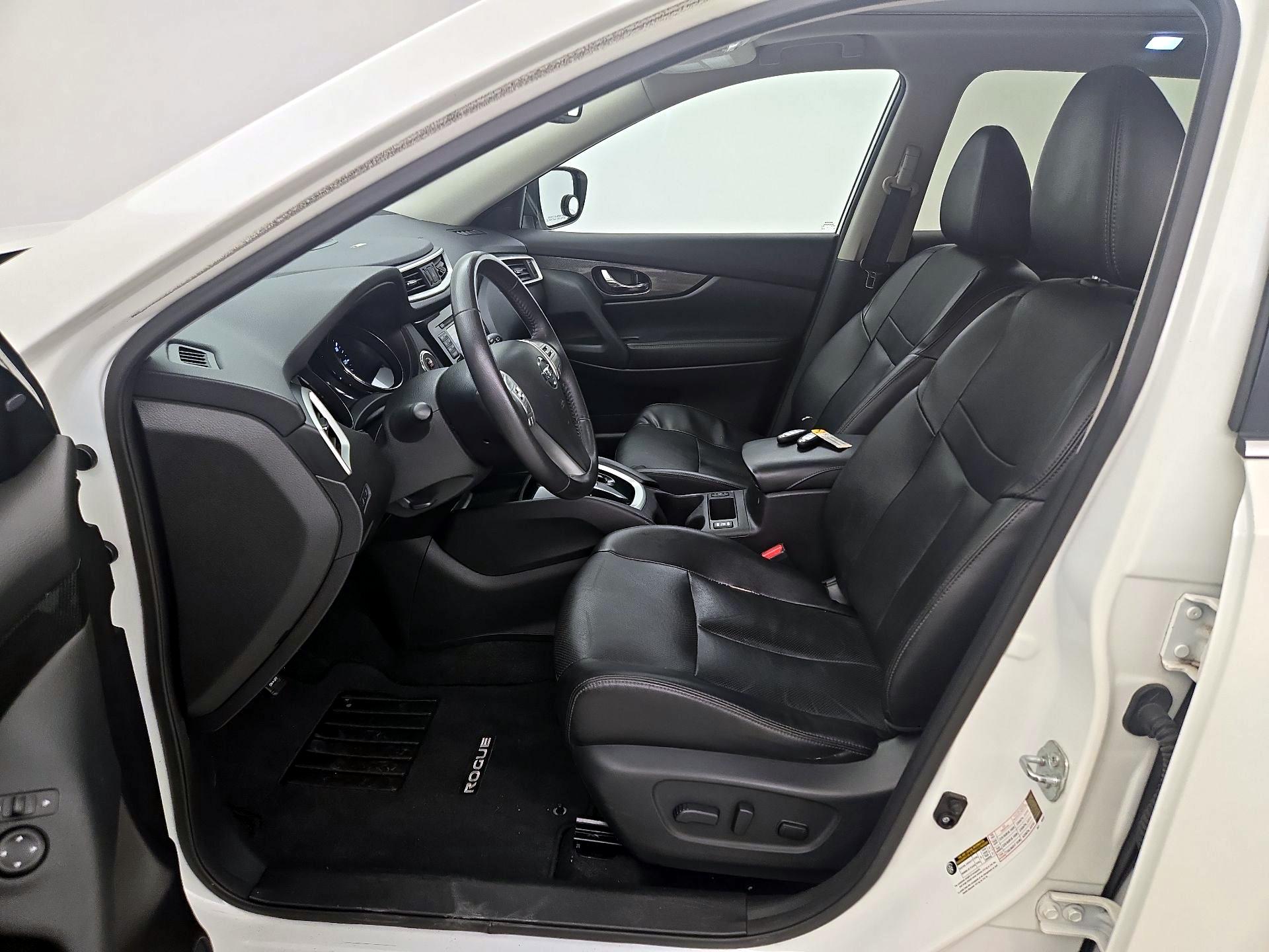 Thumbnail: 2016 Nissan Rogue - 11