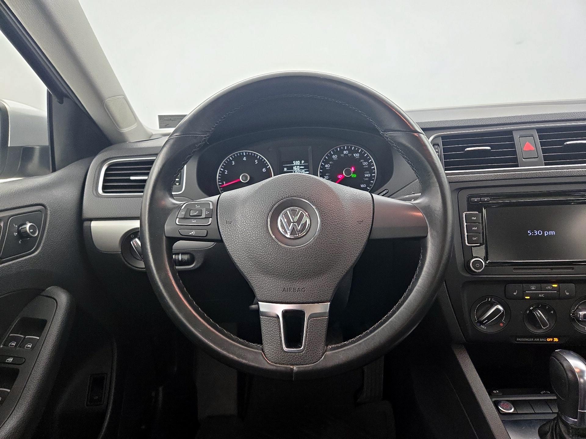 Thumbnail: 2014 Volkswagen Jetta - 10