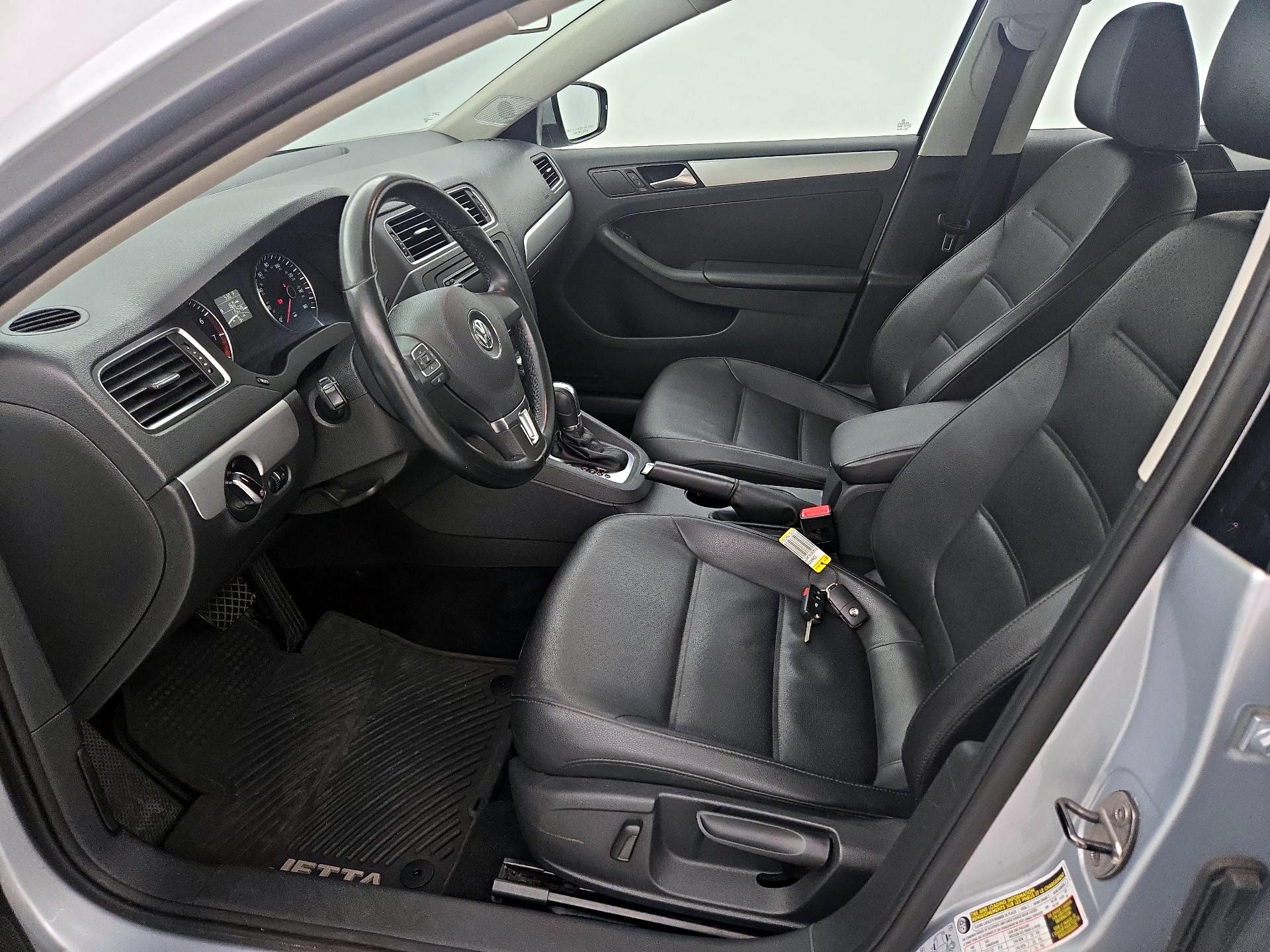 Thumbnail: 2014 Volkswagen Jetta - 11