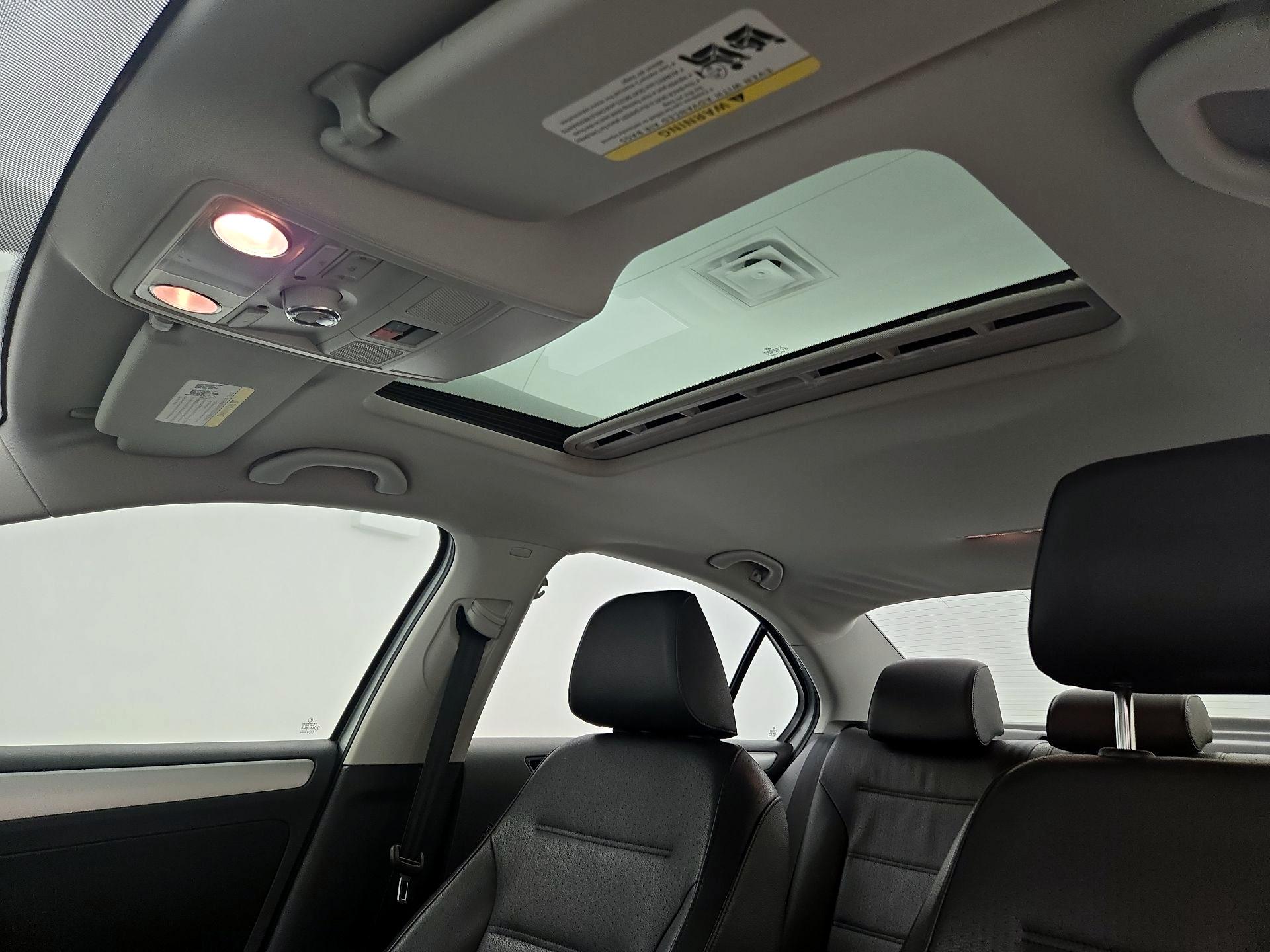 Thumbnail: 2014 Volkswagen Jetta - 18