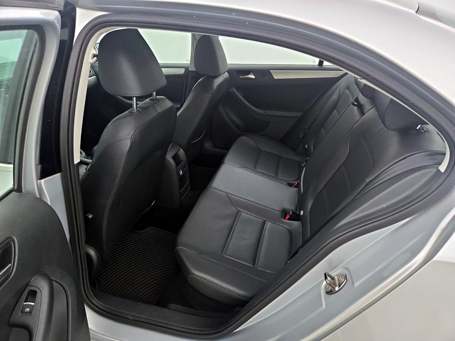 Thumbnail: 2014 Volkswagen Jetta - 19