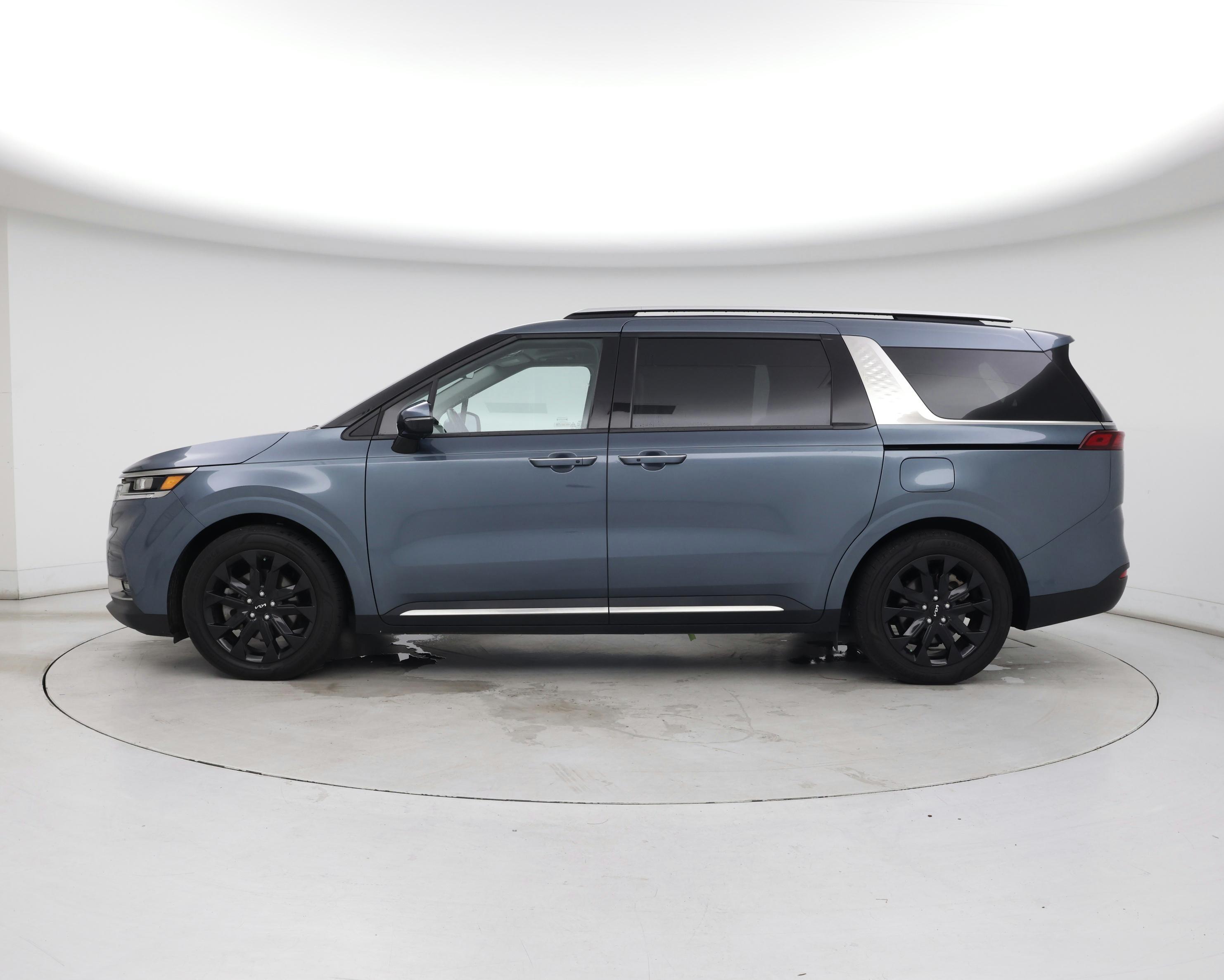Thumbnail: 2024 Kia Carnival - 3