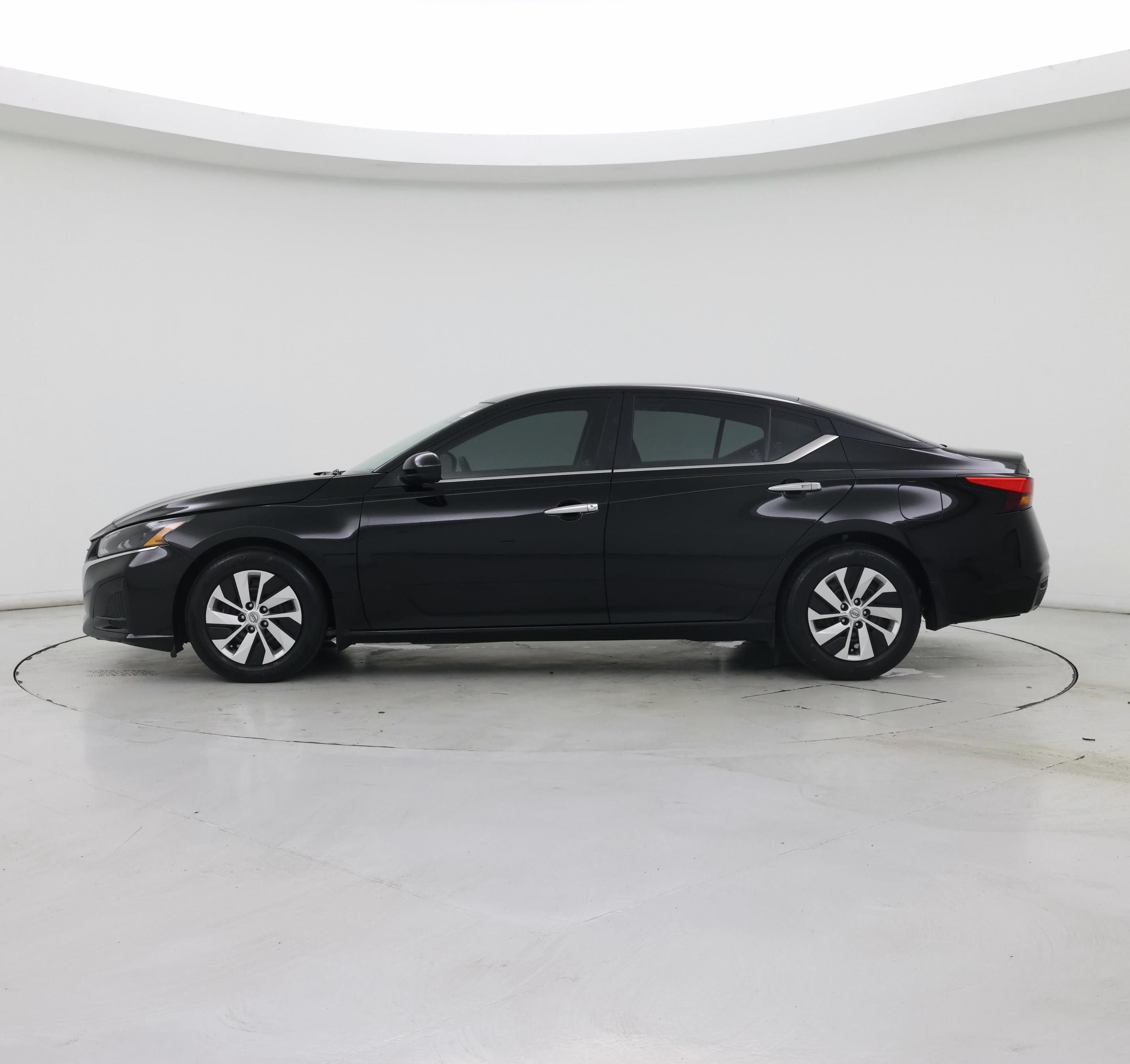 Thumbnail: 2023 Nissan Altima - 3