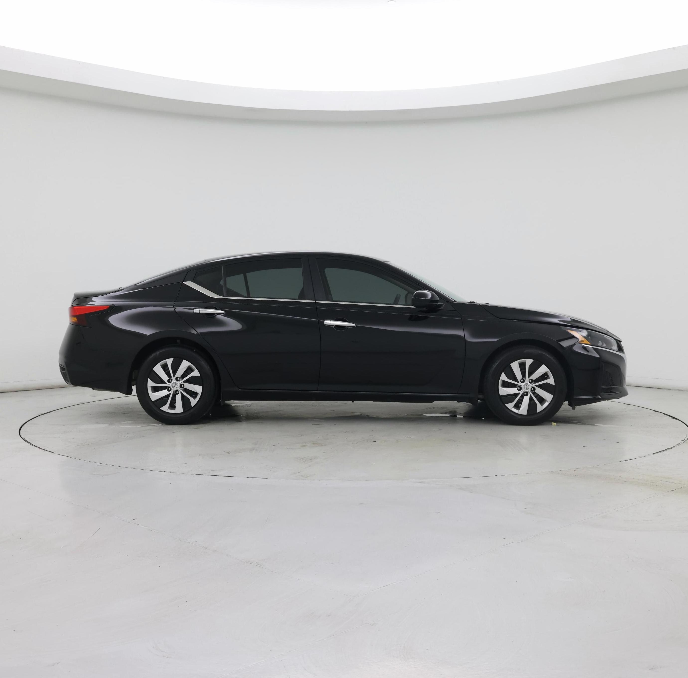 Thumbnail: 2023 Nissan Altima - 7