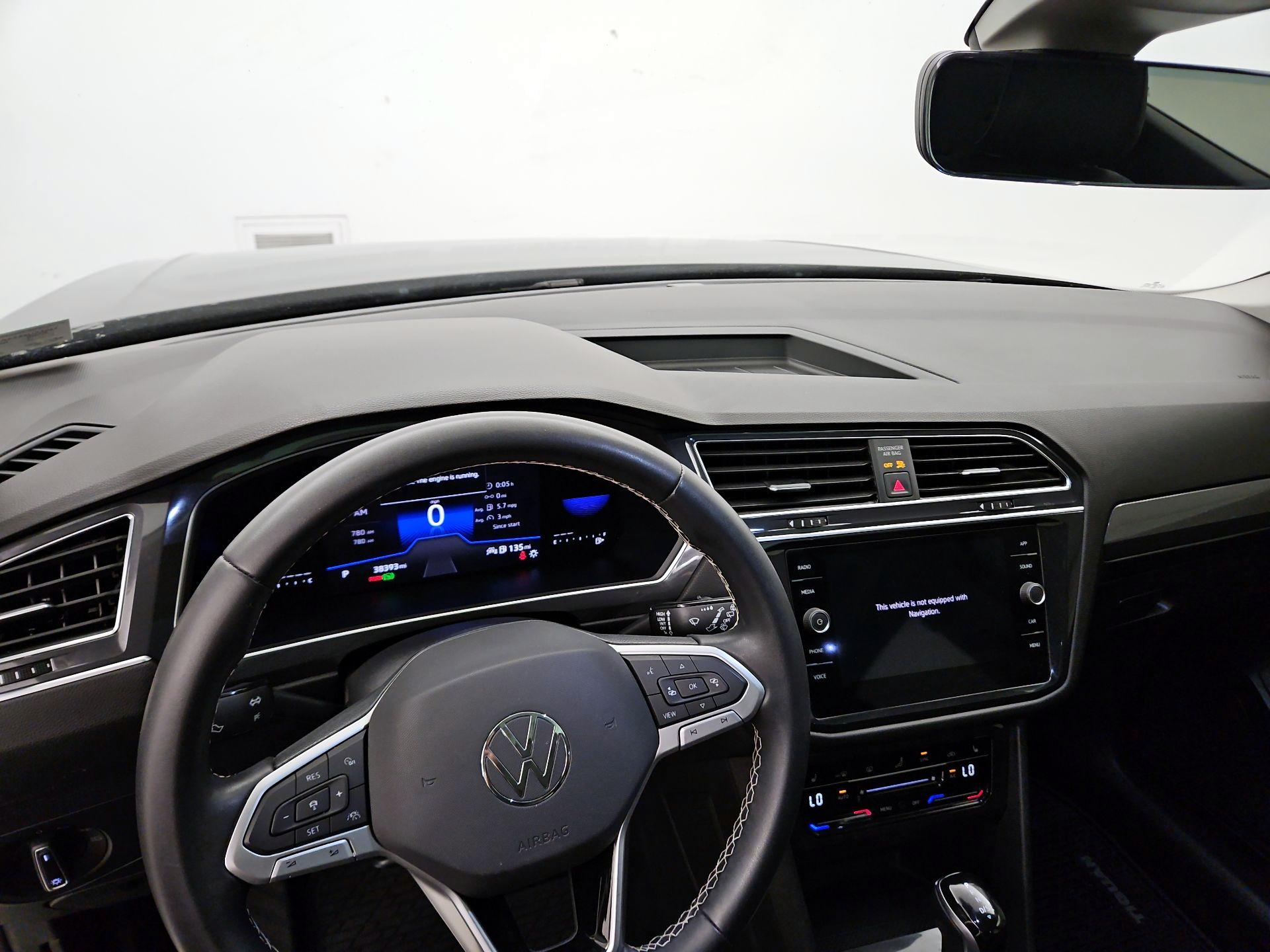 Thumbnail: 2022 Volkswagen Tiguan - 9