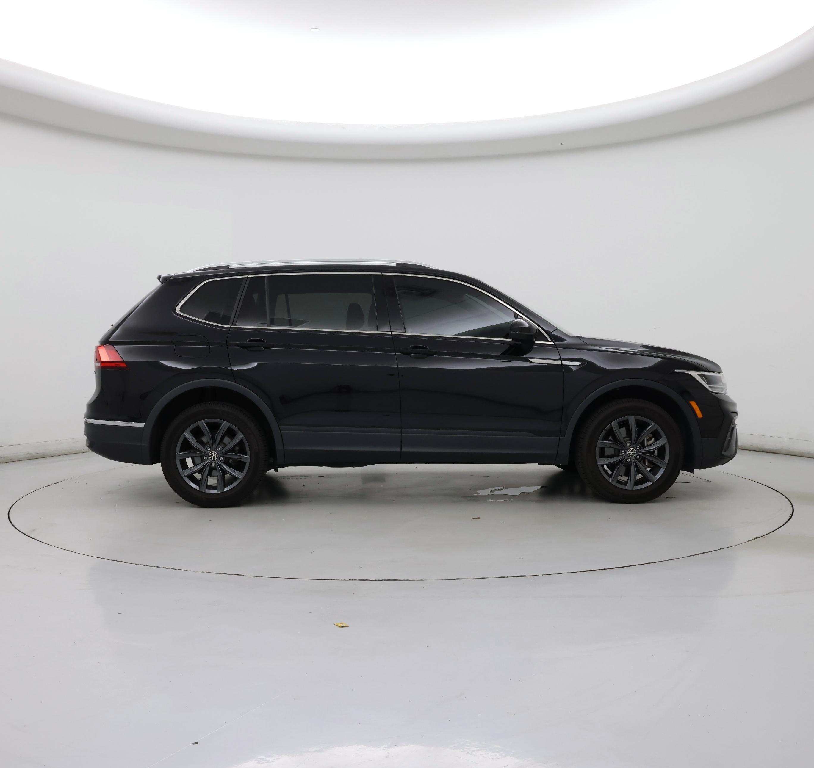 Thumbnail: 2022 Volkswagen Tiguan - 7