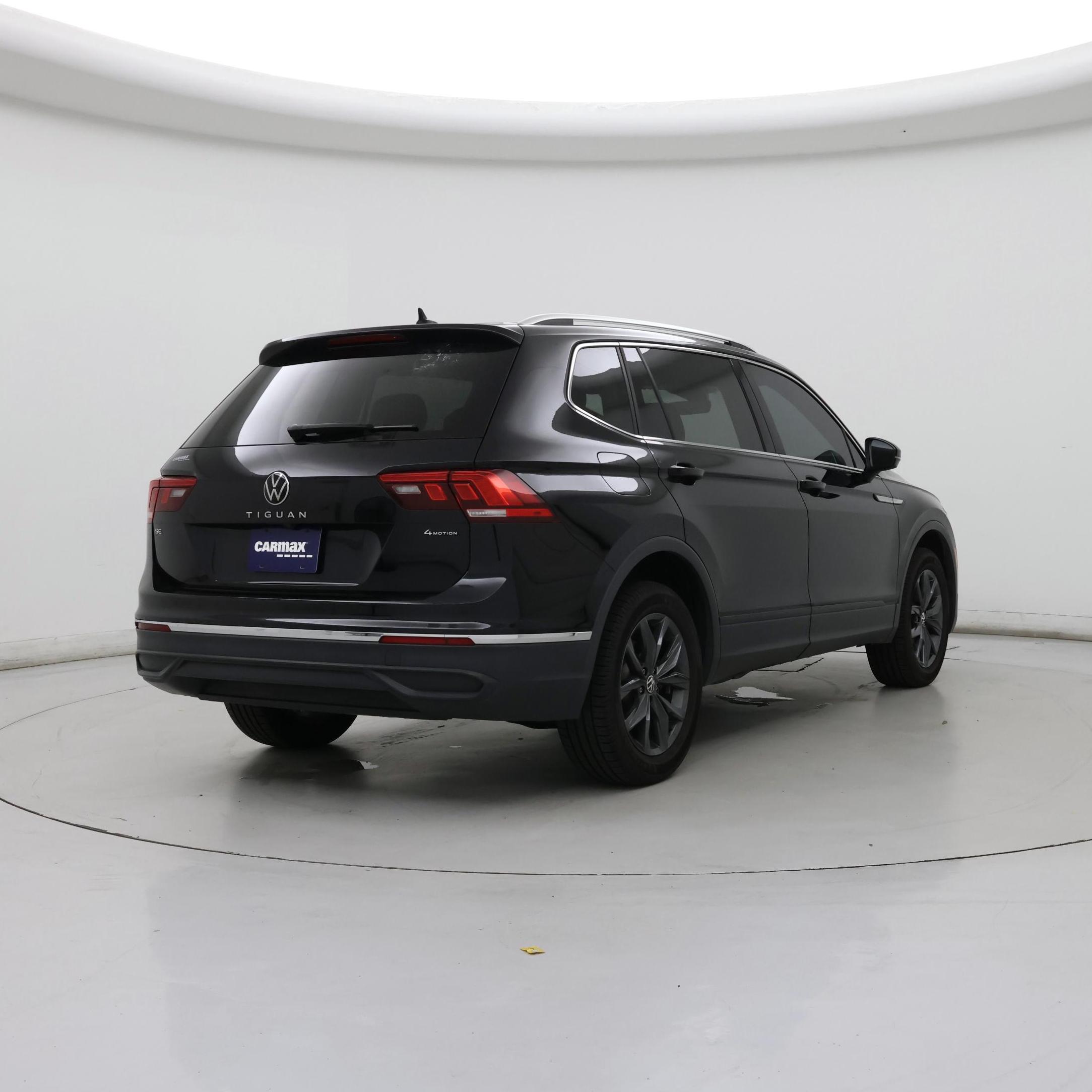 Thumbnail: 2022 Volkswagen Tiguan - 8