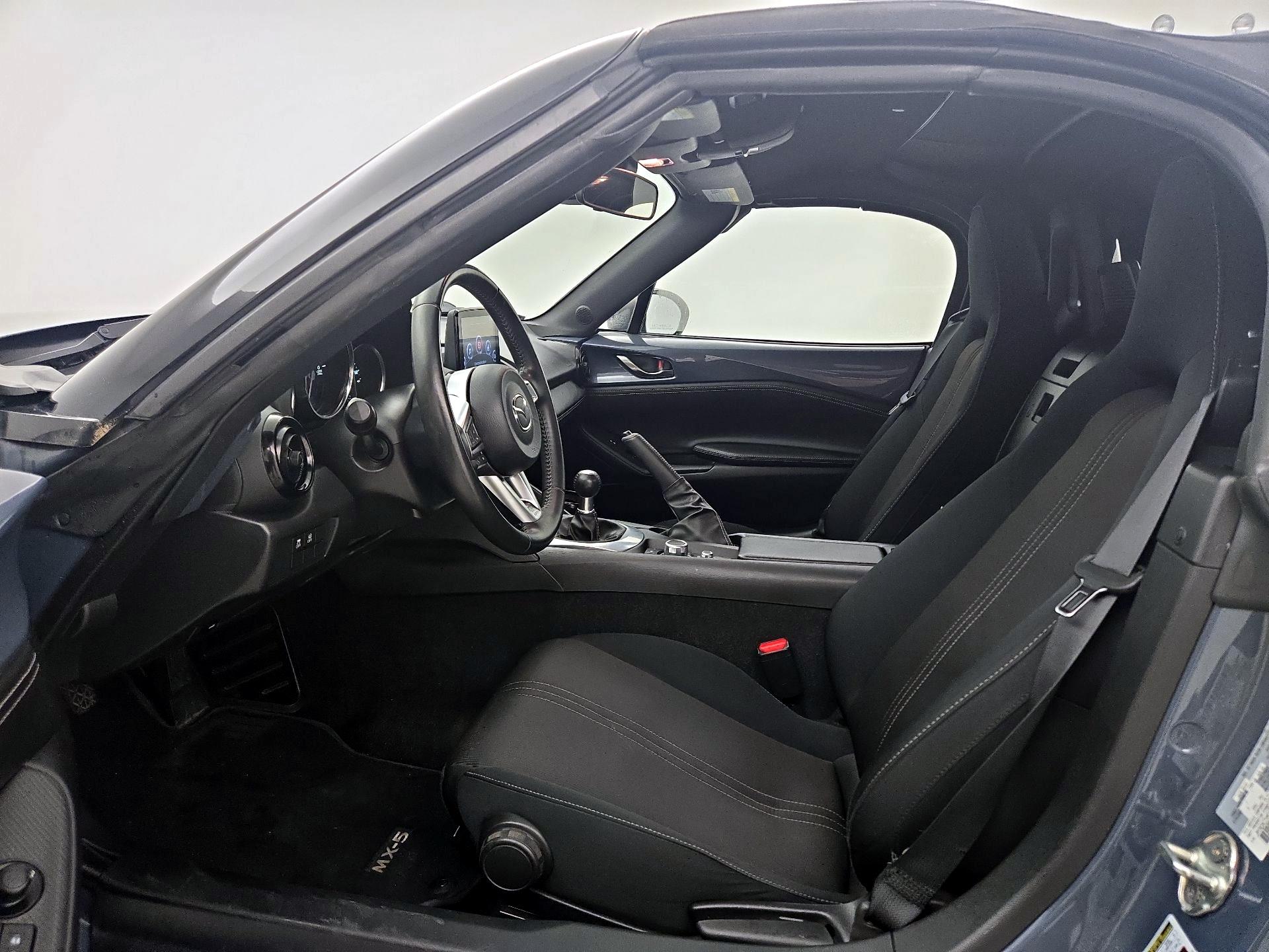 Thumbnail: 2021 Mazda MX-5 Miata - 11