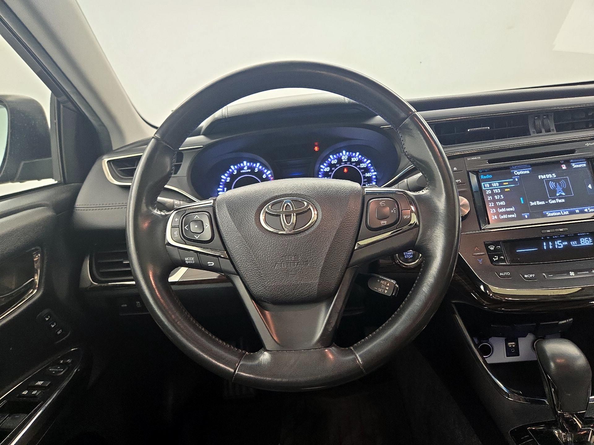 Thumbnail: 2015 Toyota Avalon - 10