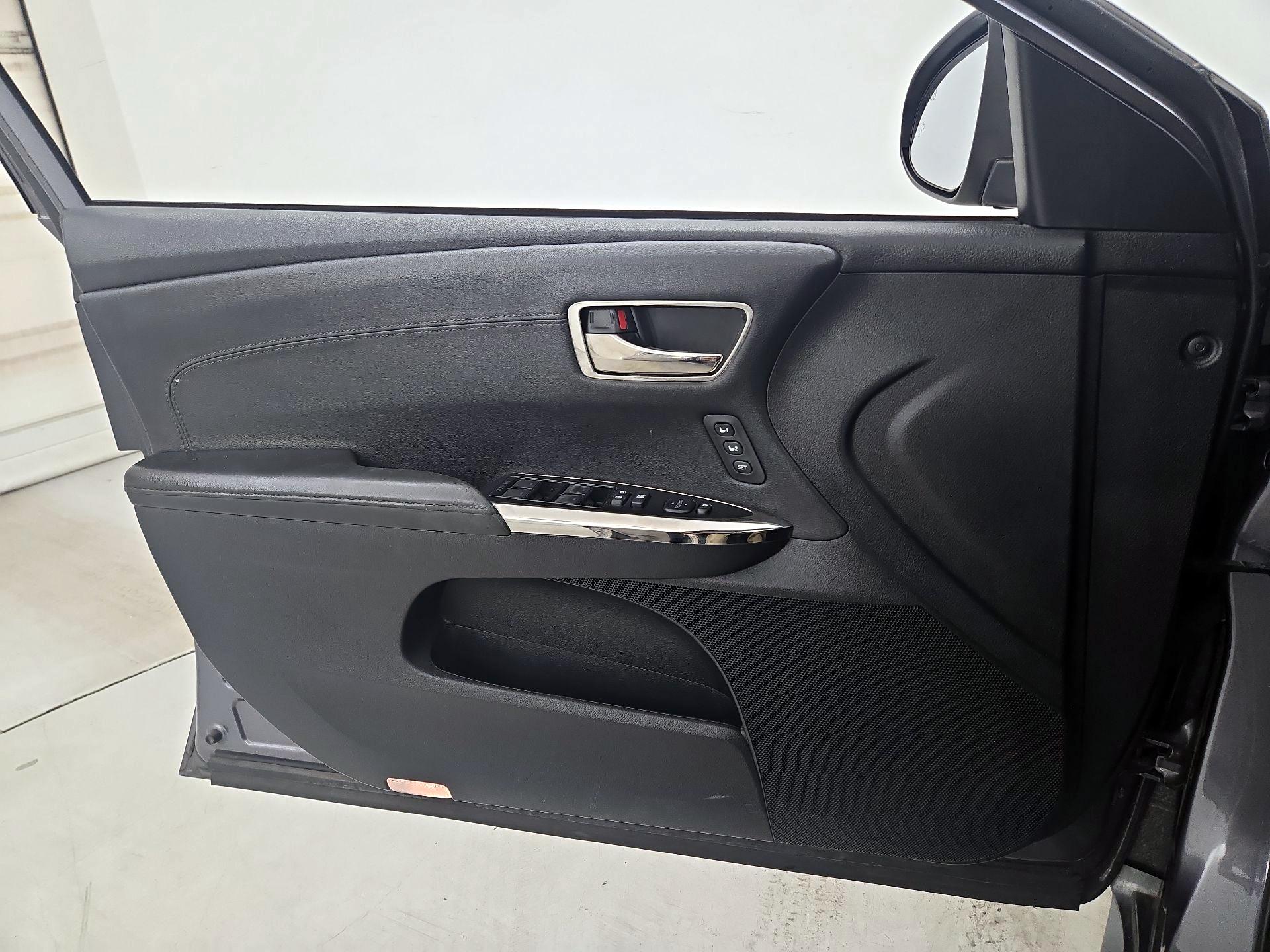 Thumbnail: 2015 Toyota Avalon - 12