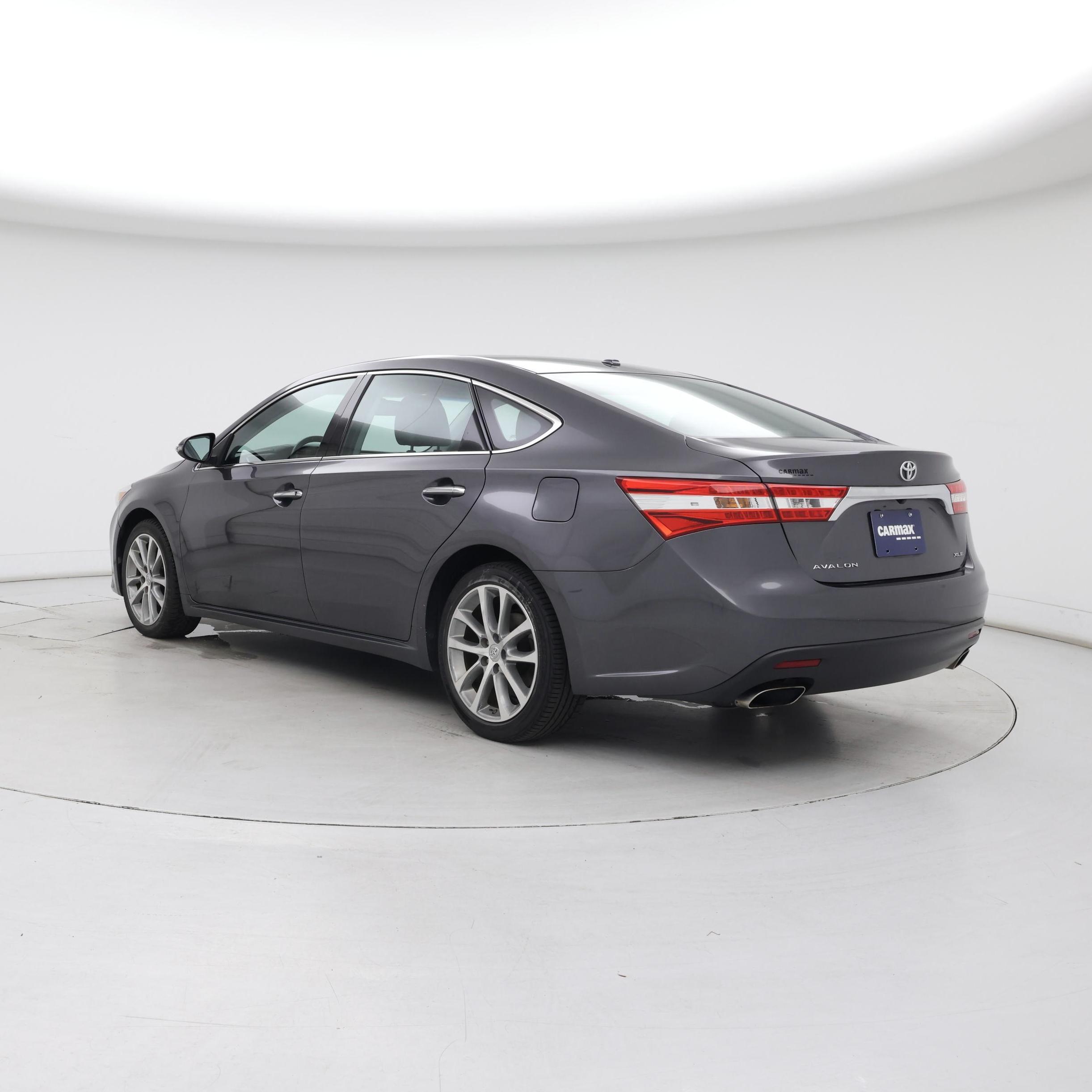 Thumbnail: 2015 Toyota Avalon - 2