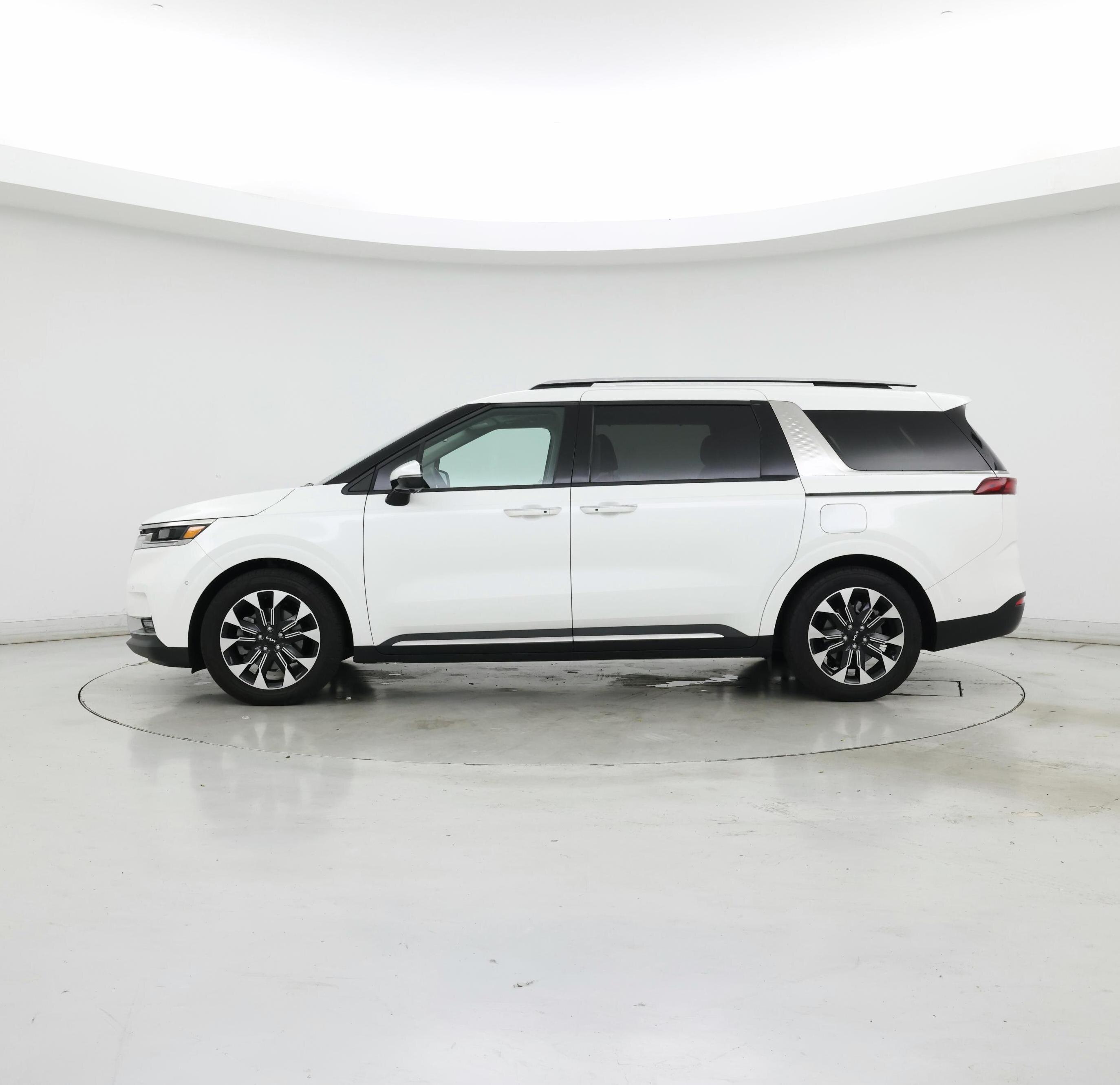Thumbnail: 2024 Kia Carnival - 3