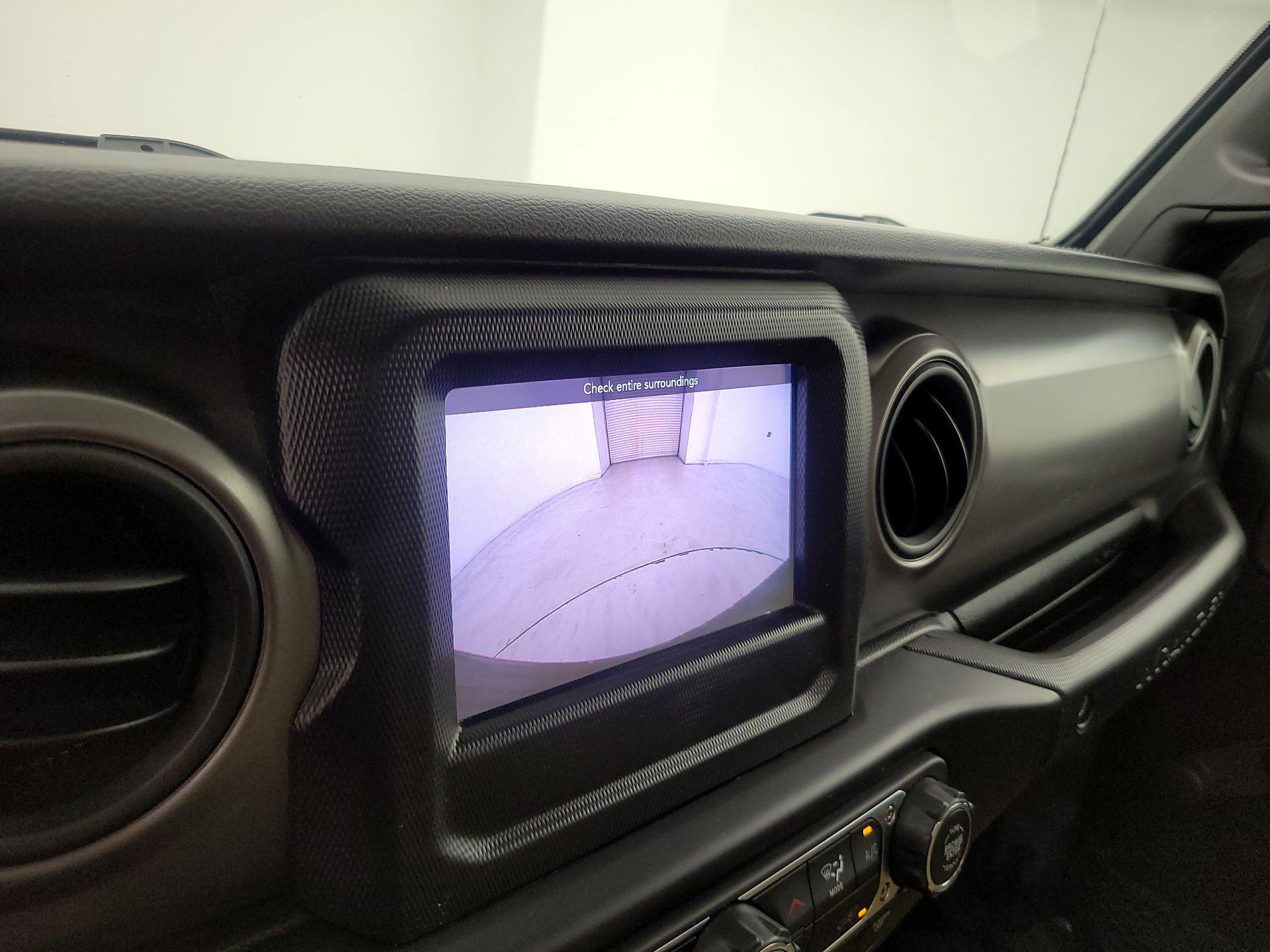 Thumbnail: 2022 Jeep Wrangler - 14