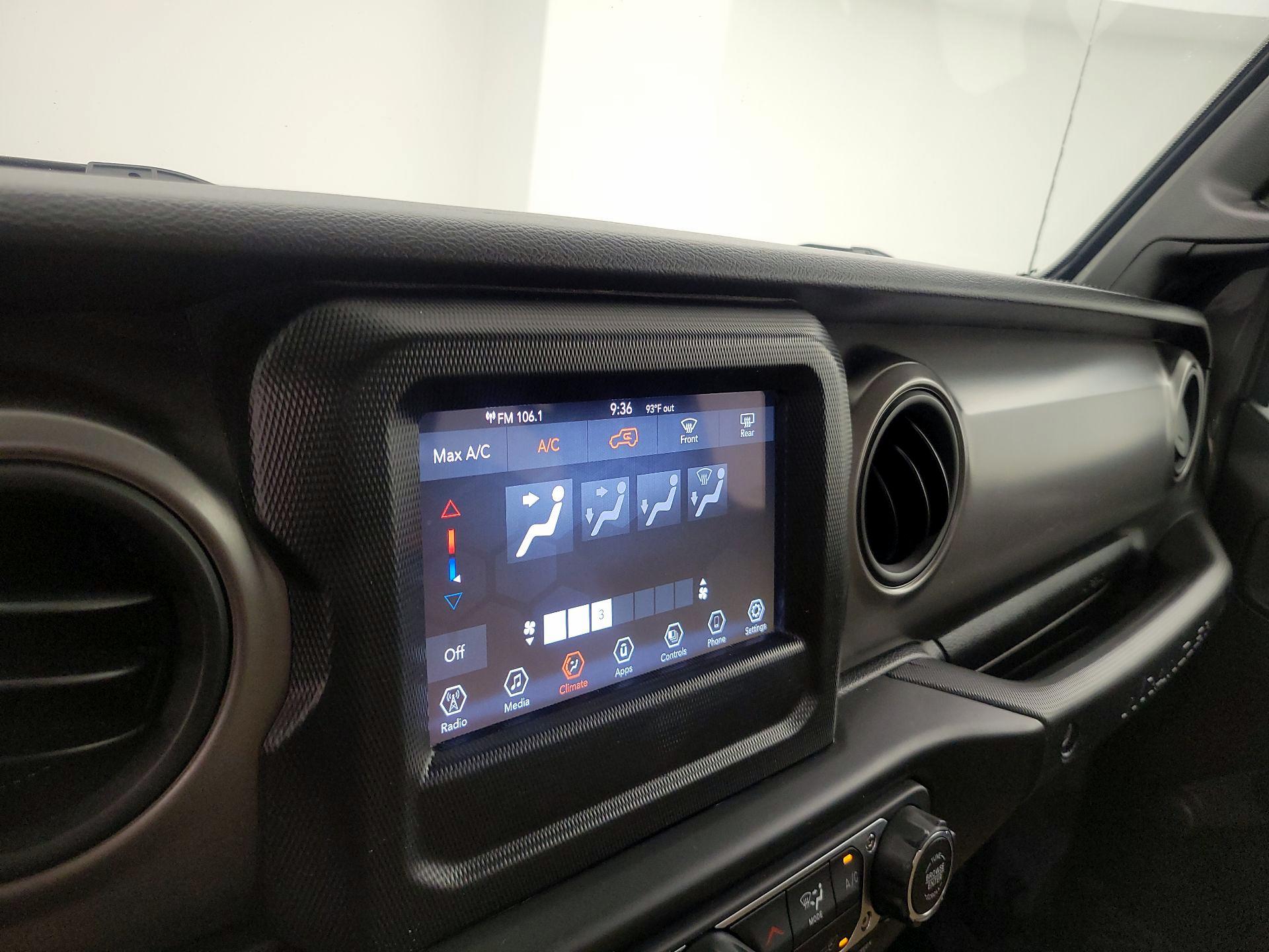Thumbnail: 2022 Jeep Wrangler - 16