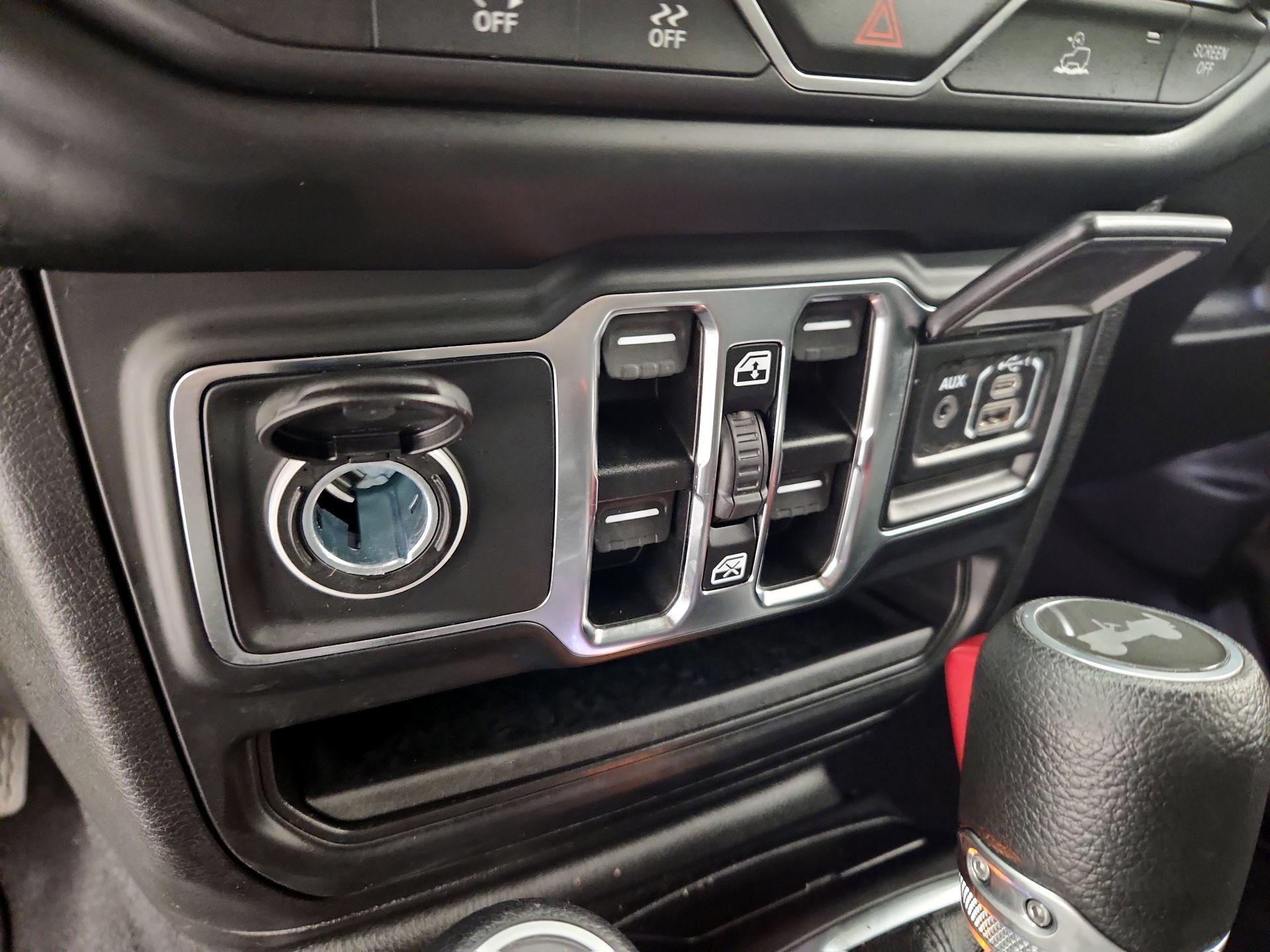 Thumbnail: 2021 Jeep Wrangler - 18