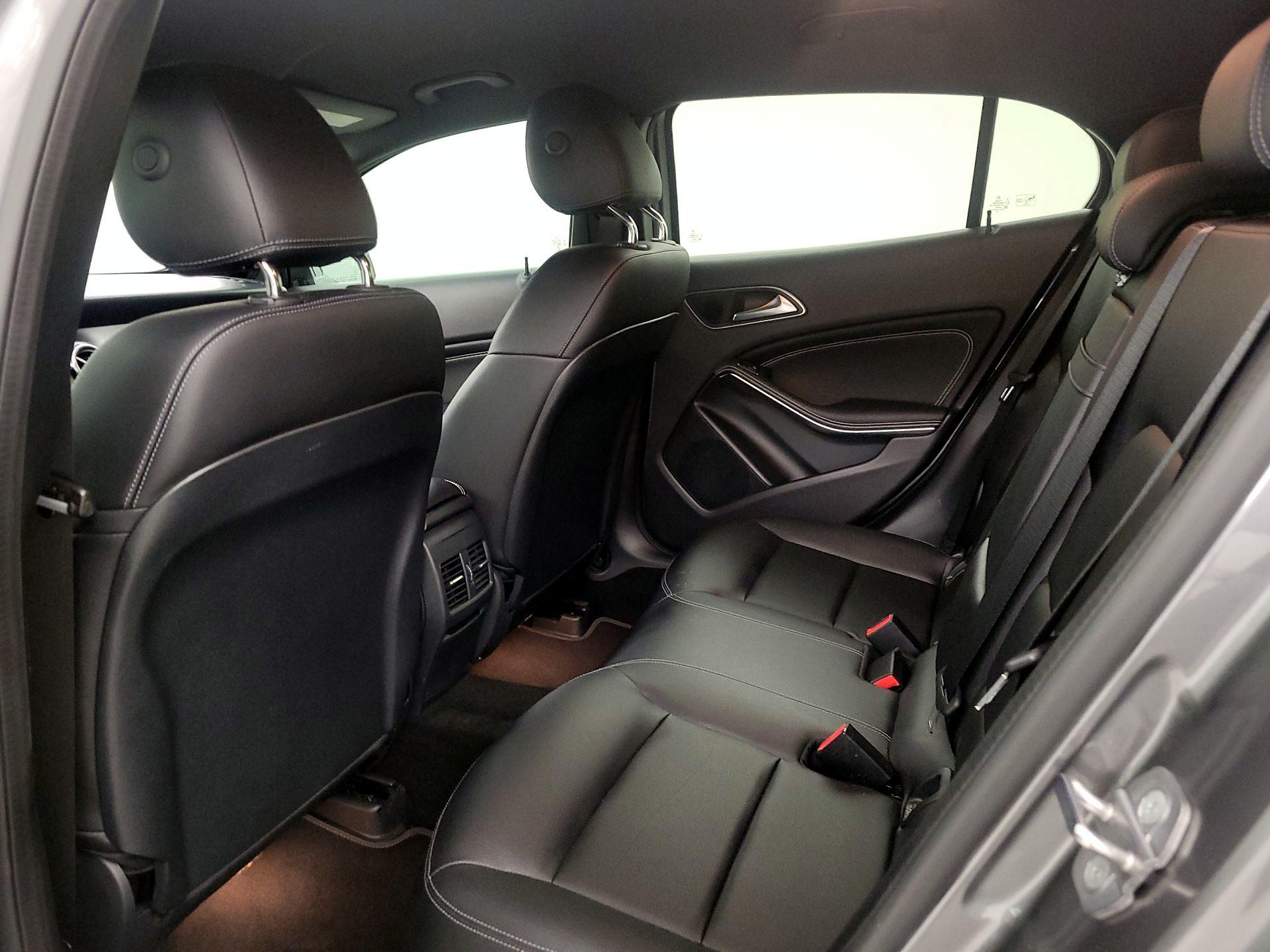 Thumbnail: 2020 Mercedes-Benz GLA - 17