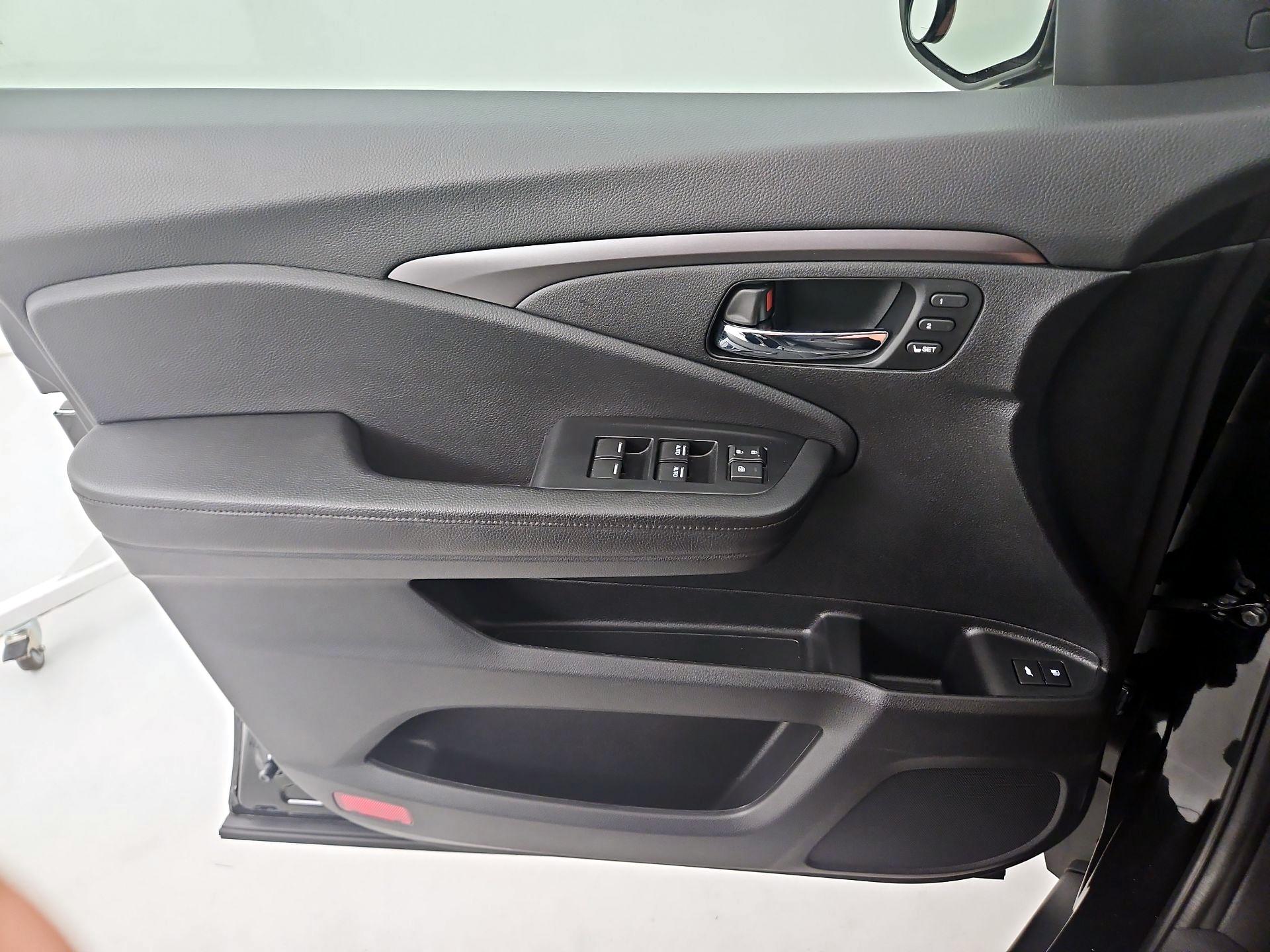 Thumbnail: 2021 Honda Pilot - 12