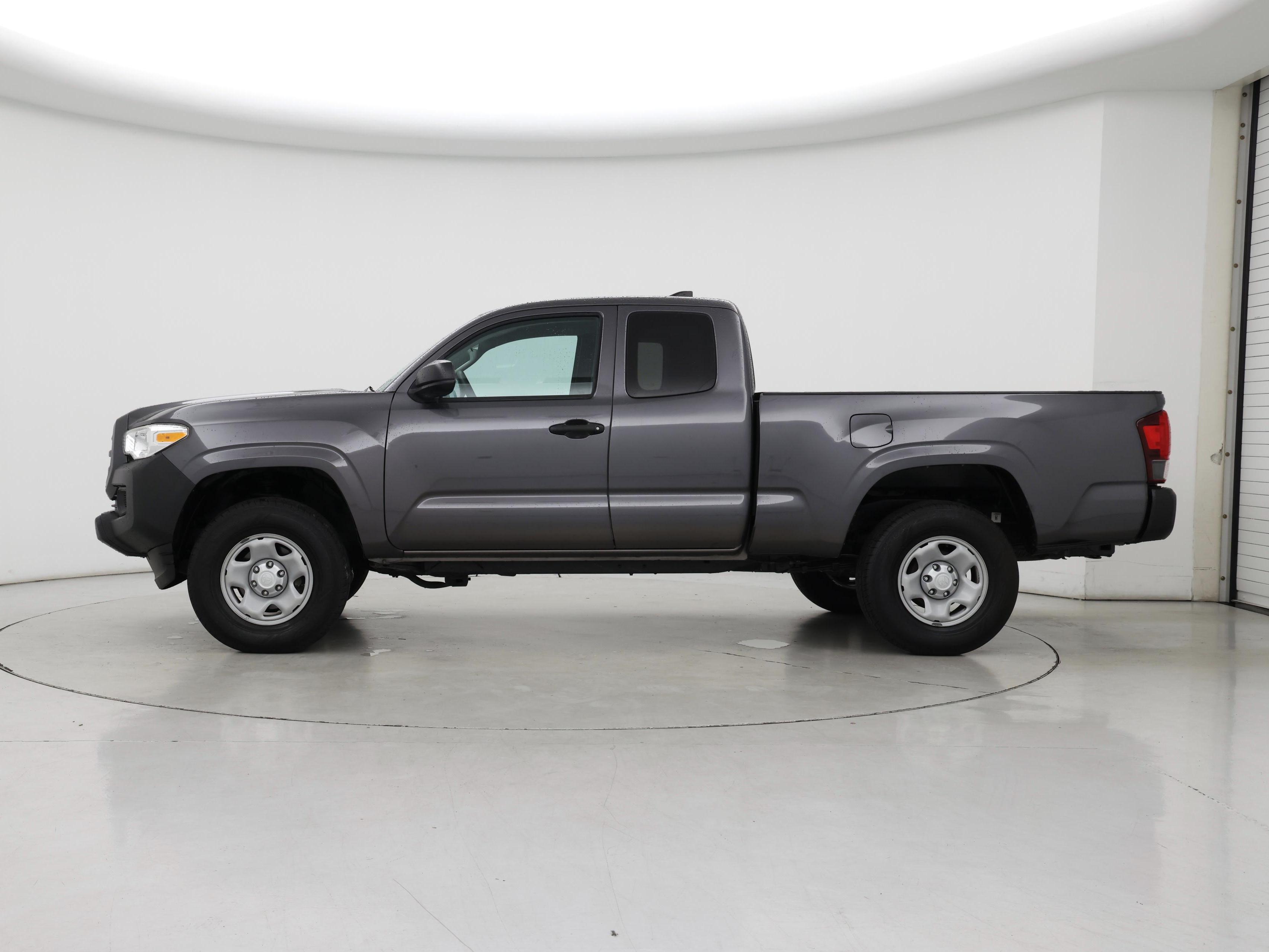 Thumbnail: 2019 Toyota Tacoma - 3