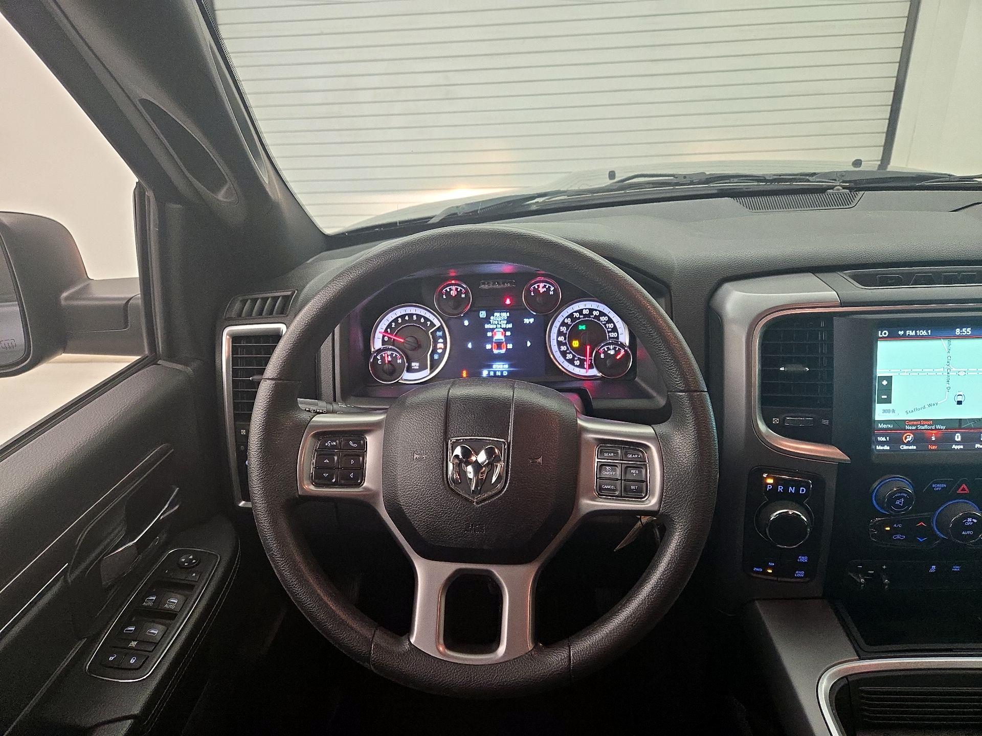 Thumbnail: 2021 RAM 1500 Classic - 10