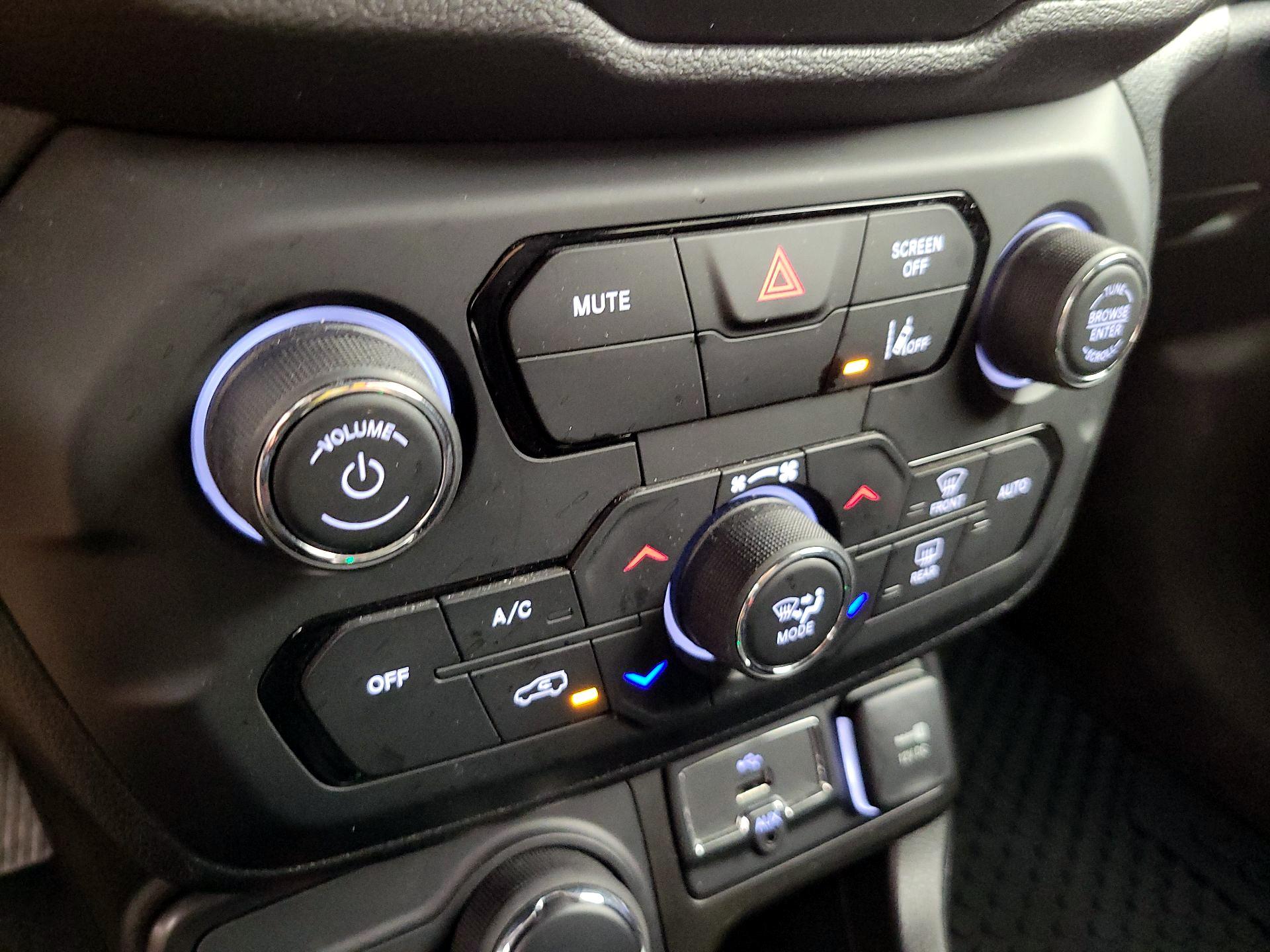 Thumbnail: 2021 Jeep Renegade - 17