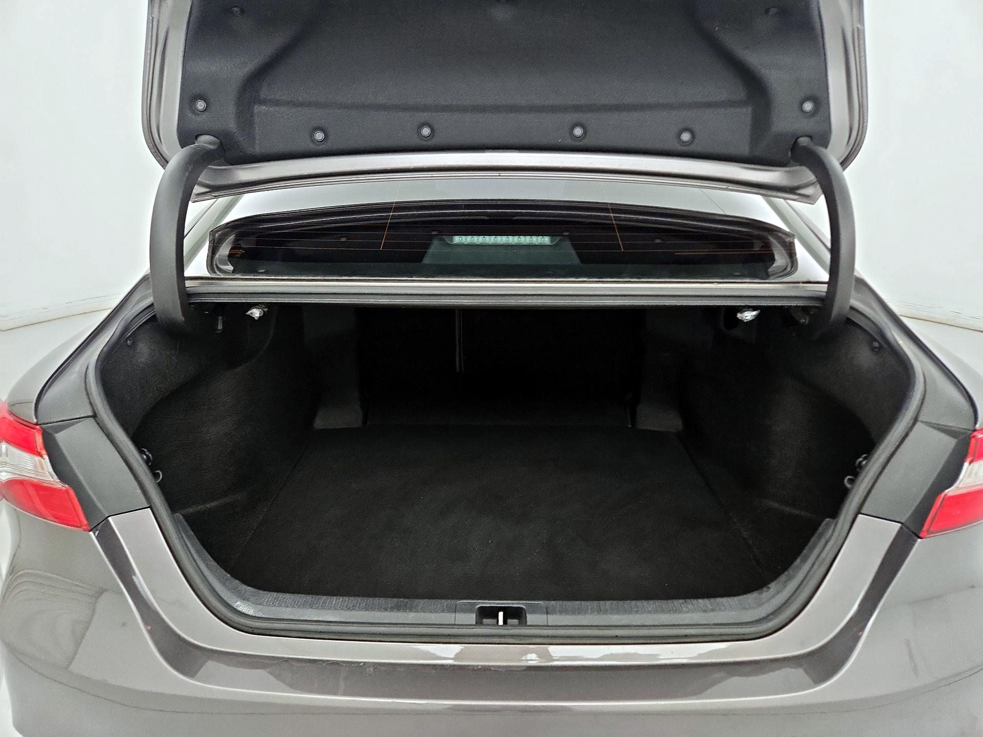 Thumbnail: 2019 Toyota Camry - 20