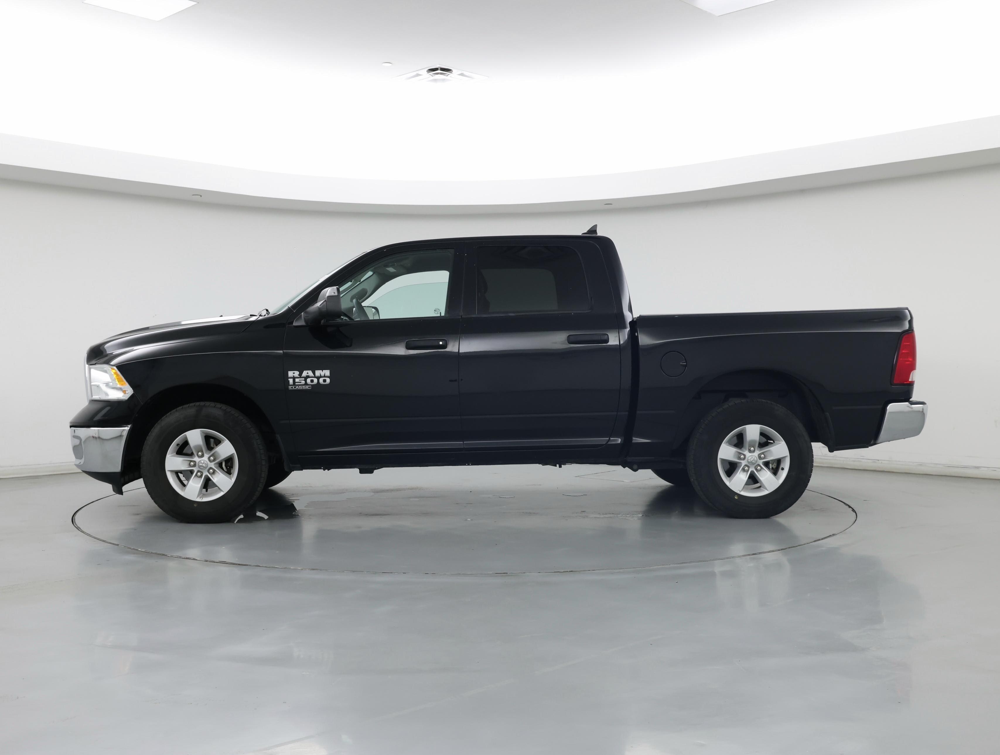 Thumbnail: 2023 RAM 1500 Classic - 3