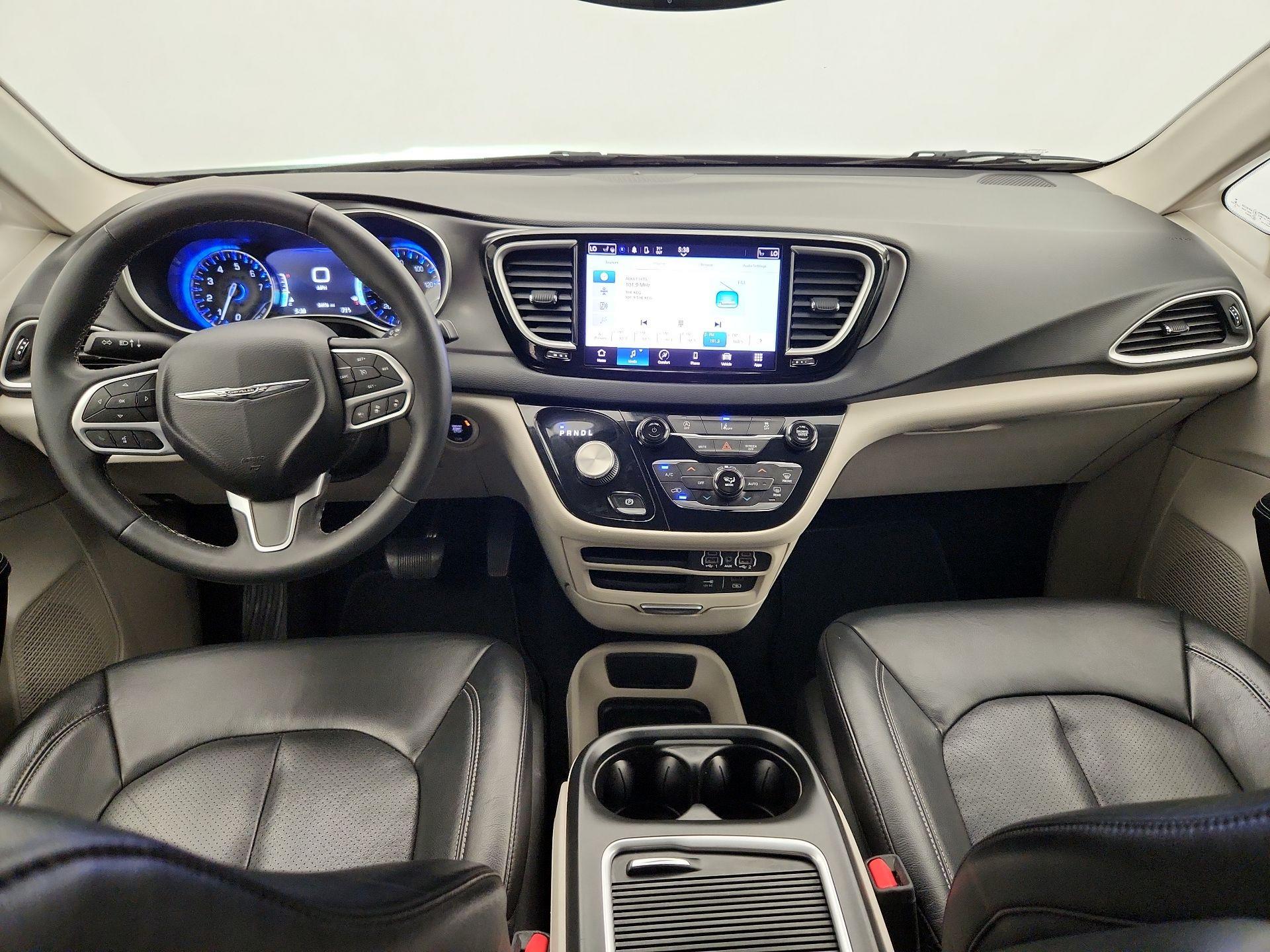 Thumbnail: 2022 Chrysler Pacifica - 9