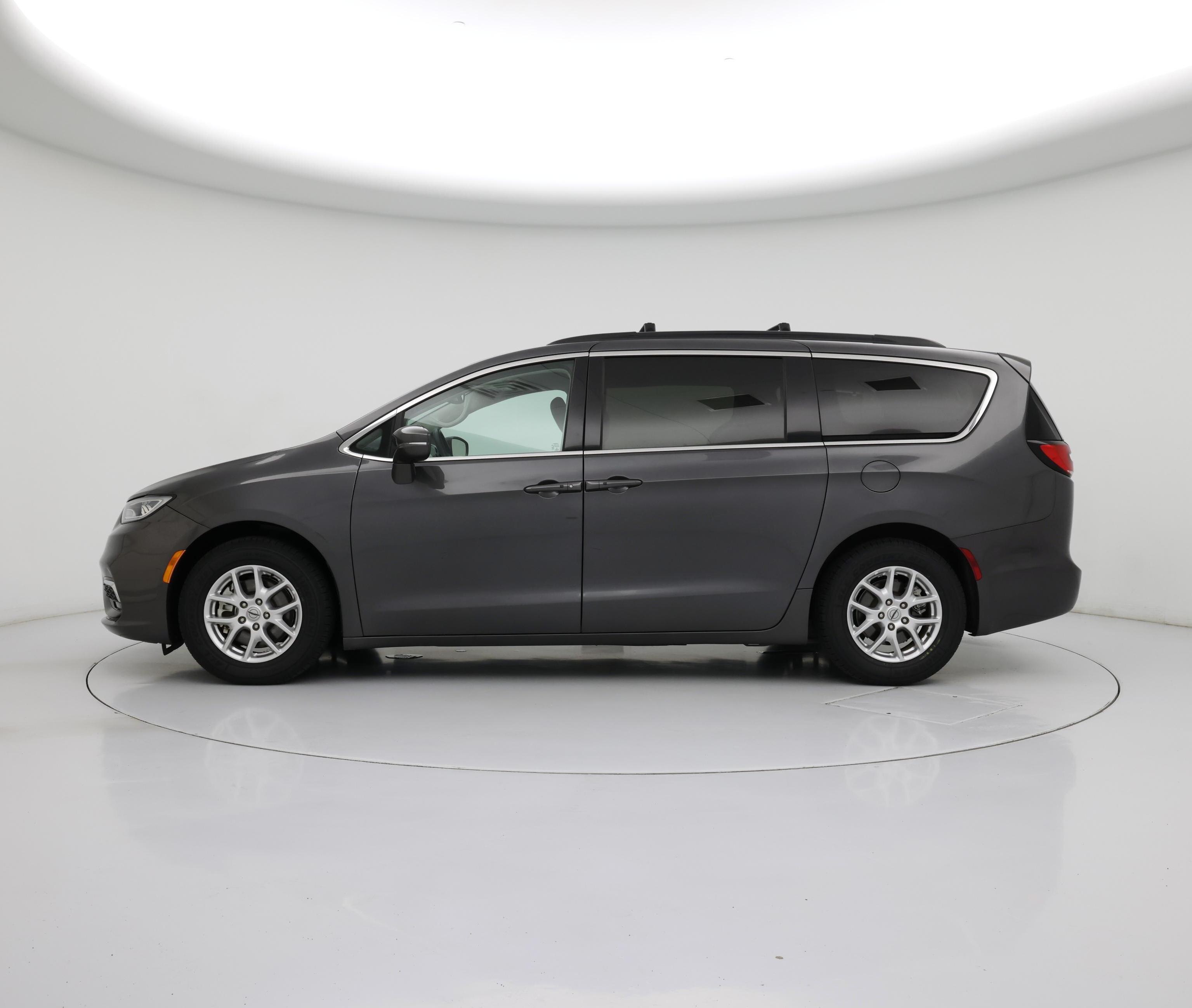 Thumbnail: 2022 Chrysler Pacifica - 3