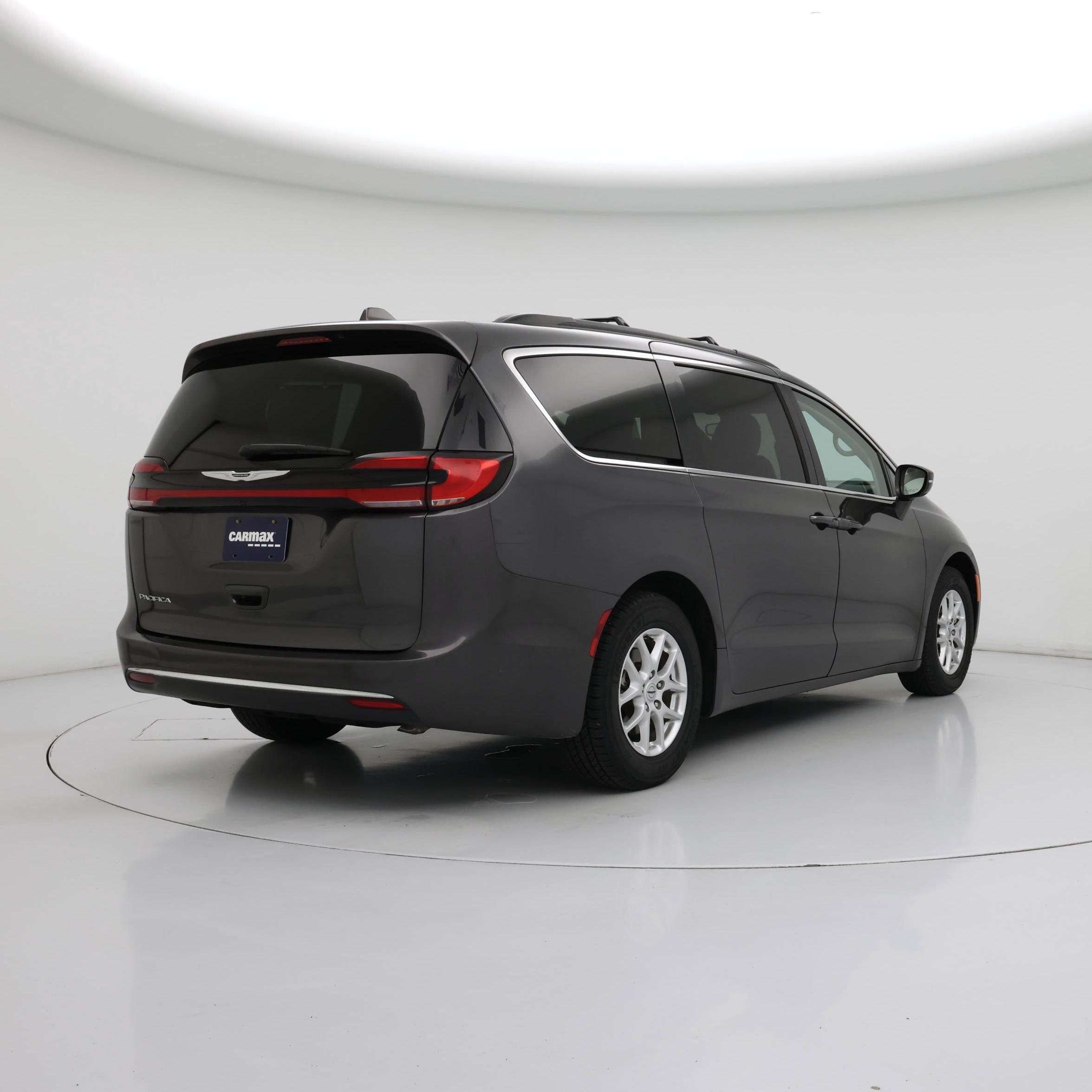 Thumbnail: 2022 Chrysler Pacifica - 8