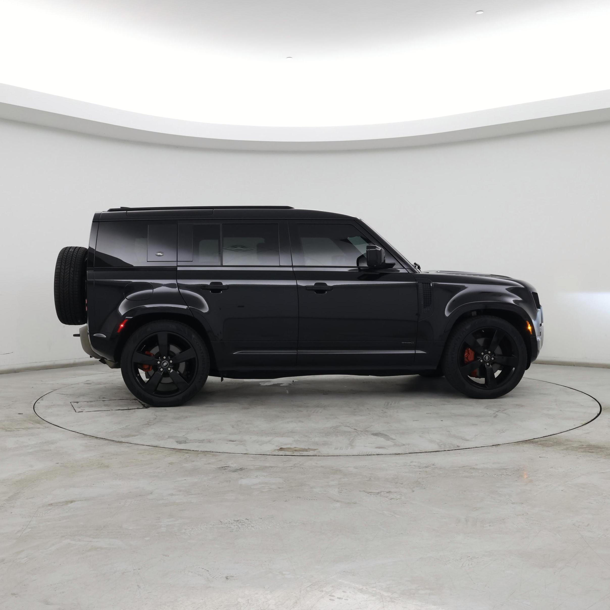 Thumbnail: 2021 Land Rover Defender - 7