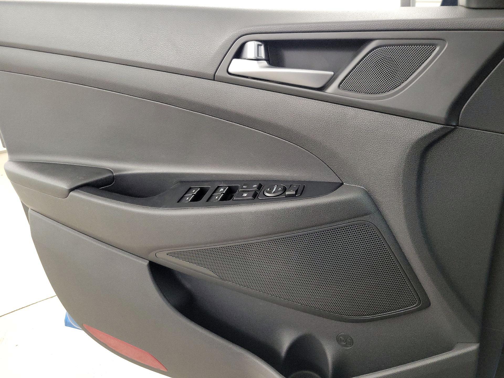 Thumbnail: 2016 Hyundai Tucson - 12