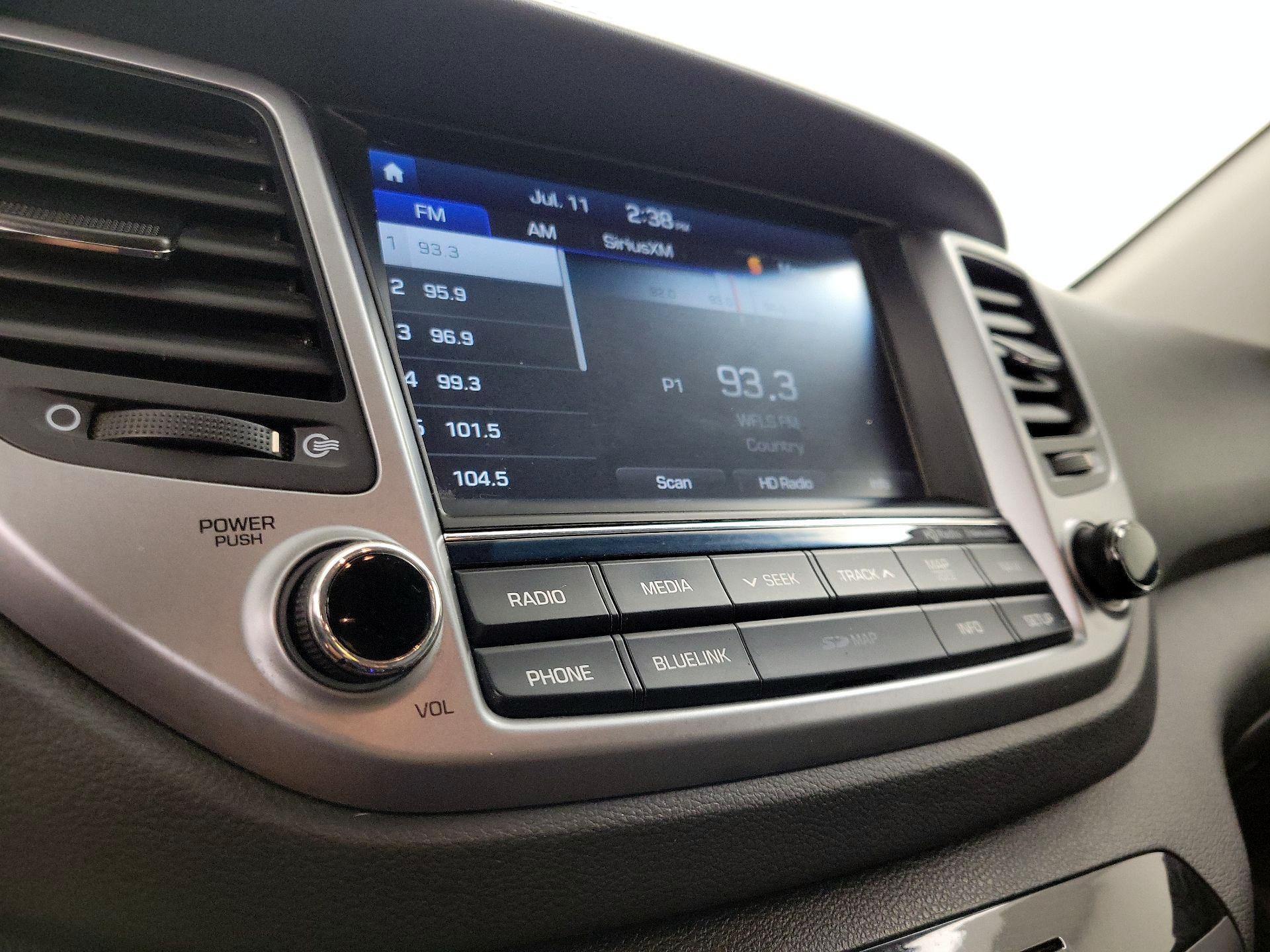 Thumbnail: 2016 Hyundai Tucson - 16