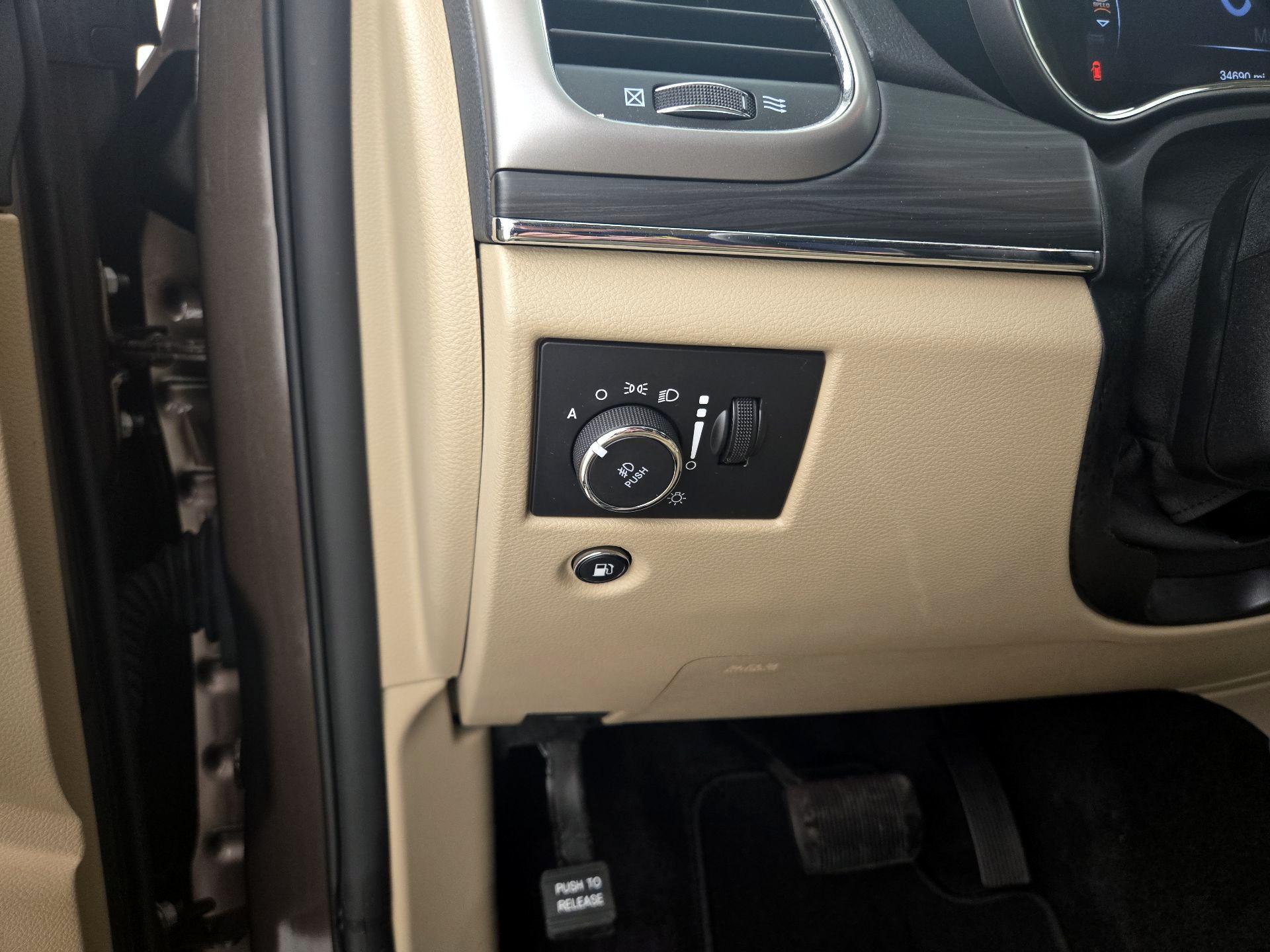 Thumbnail: 2019 Jeep Grand Cherokee - 13