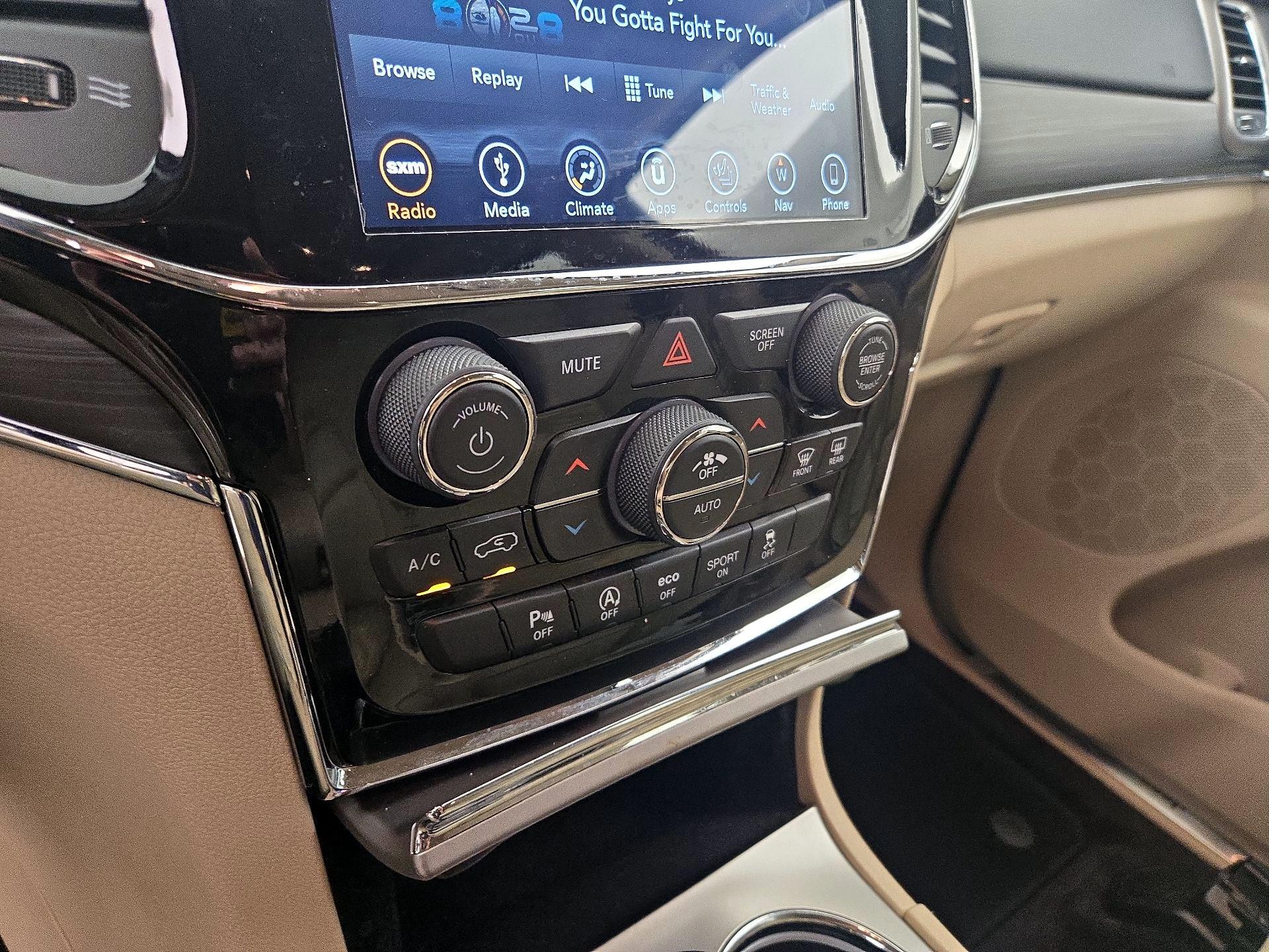 Thumbnail: 2019 Jeep Grand Cherokee - 17