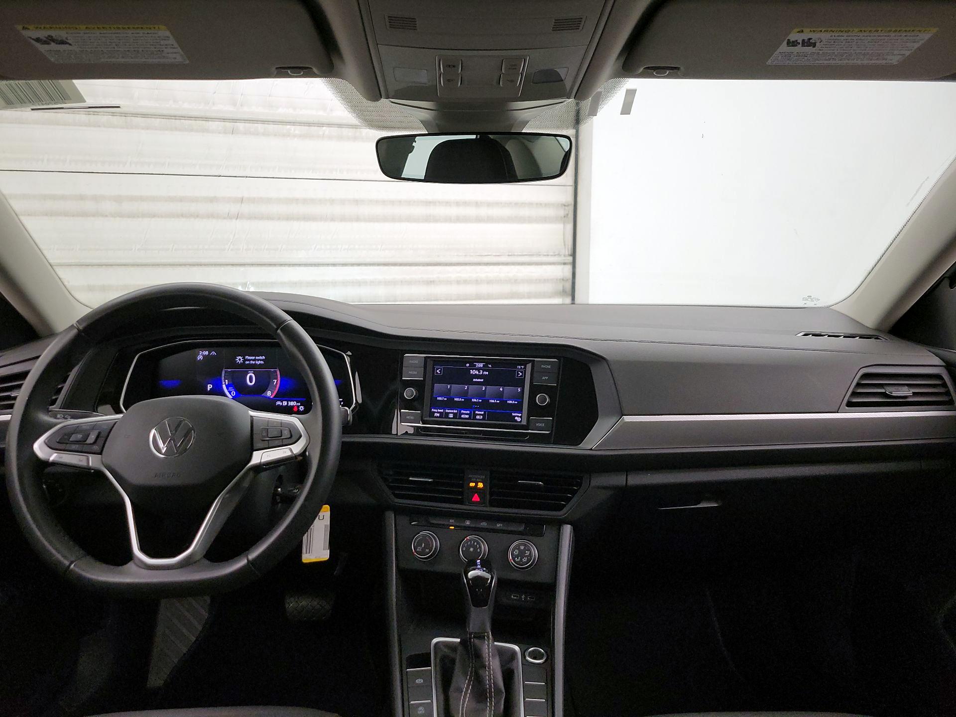 Thumbnail: 2024 Volkswagen Jetta - 9