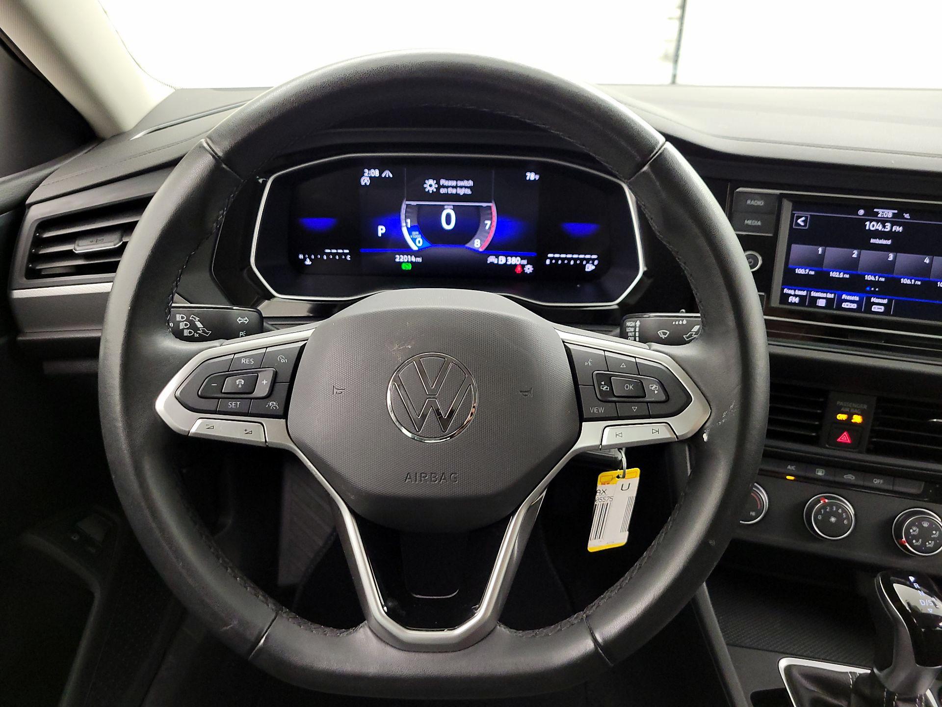 Thumbnail: 2024 Volkswagen Jetta - 10