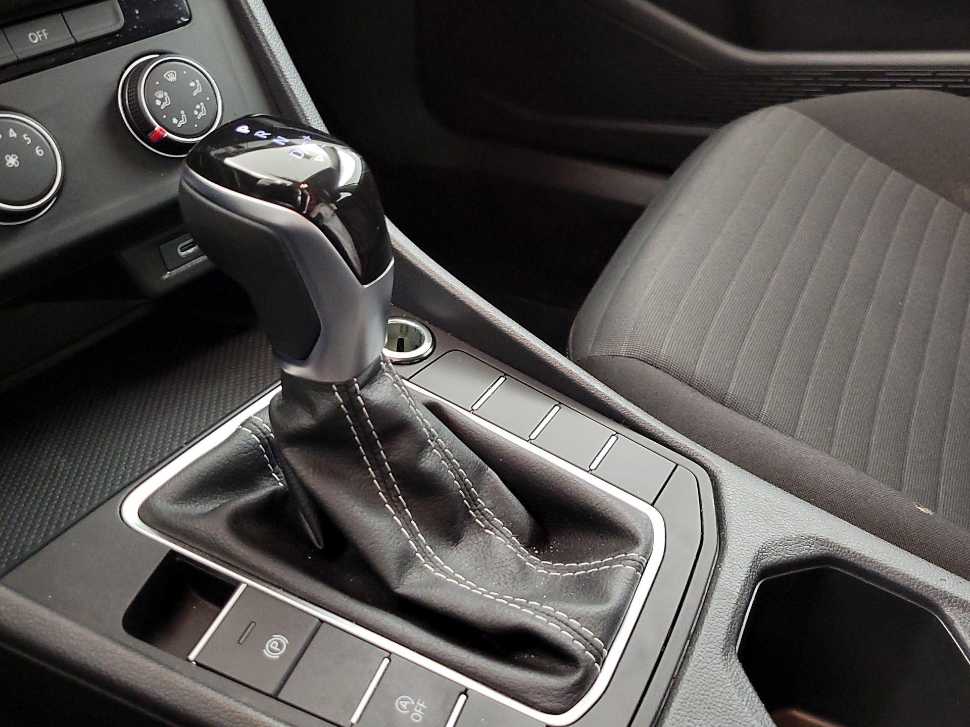 Thumbnail: 2024 Volkswagen Jetta - 17